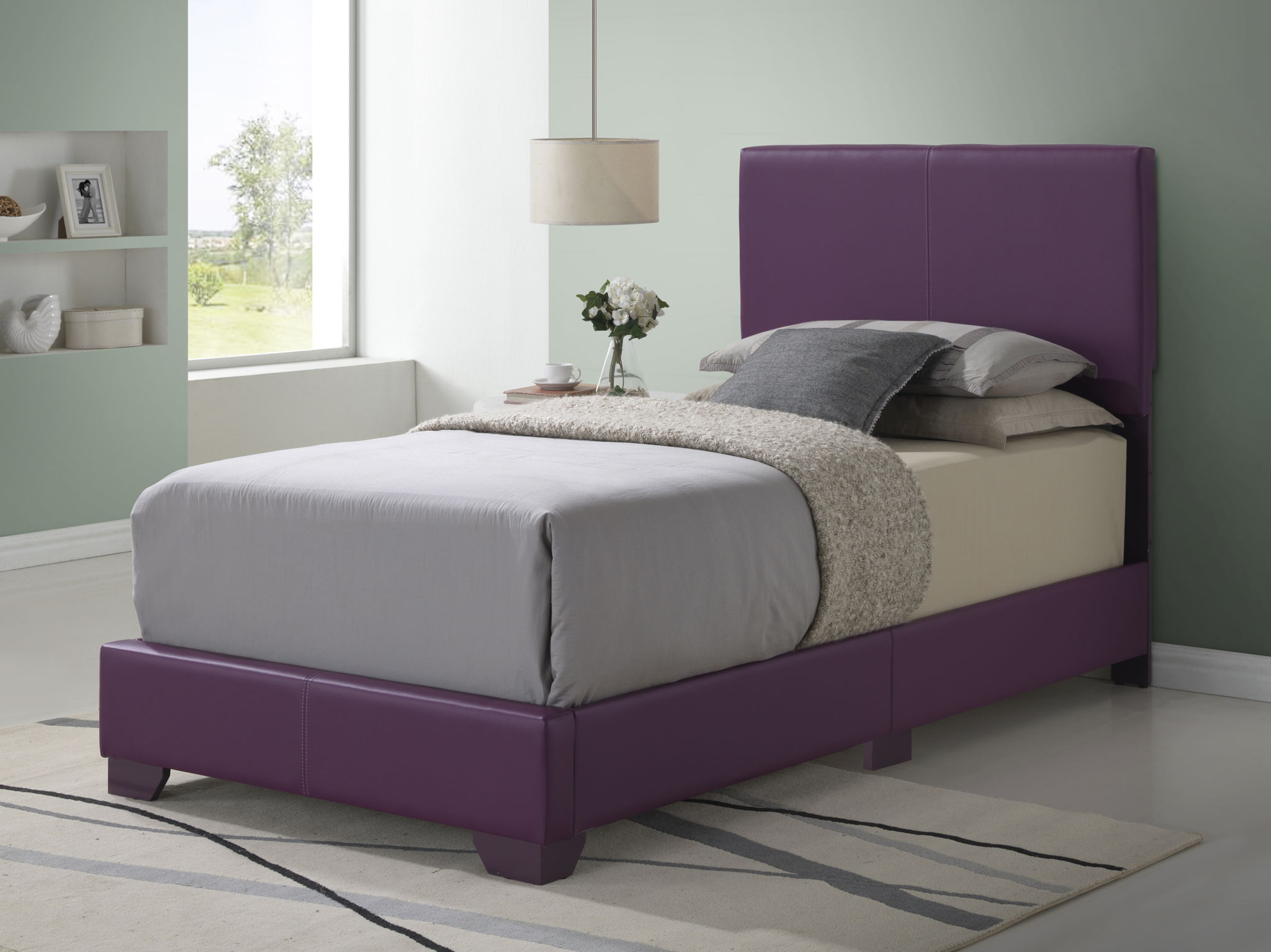 Elegant Platform Bed For Relaxed Spaces