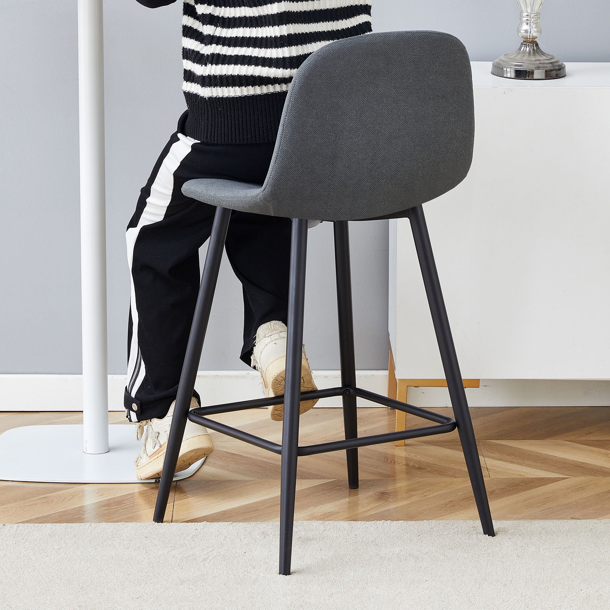 Modern Bar Chair Rounded Backrest (Set of 2)