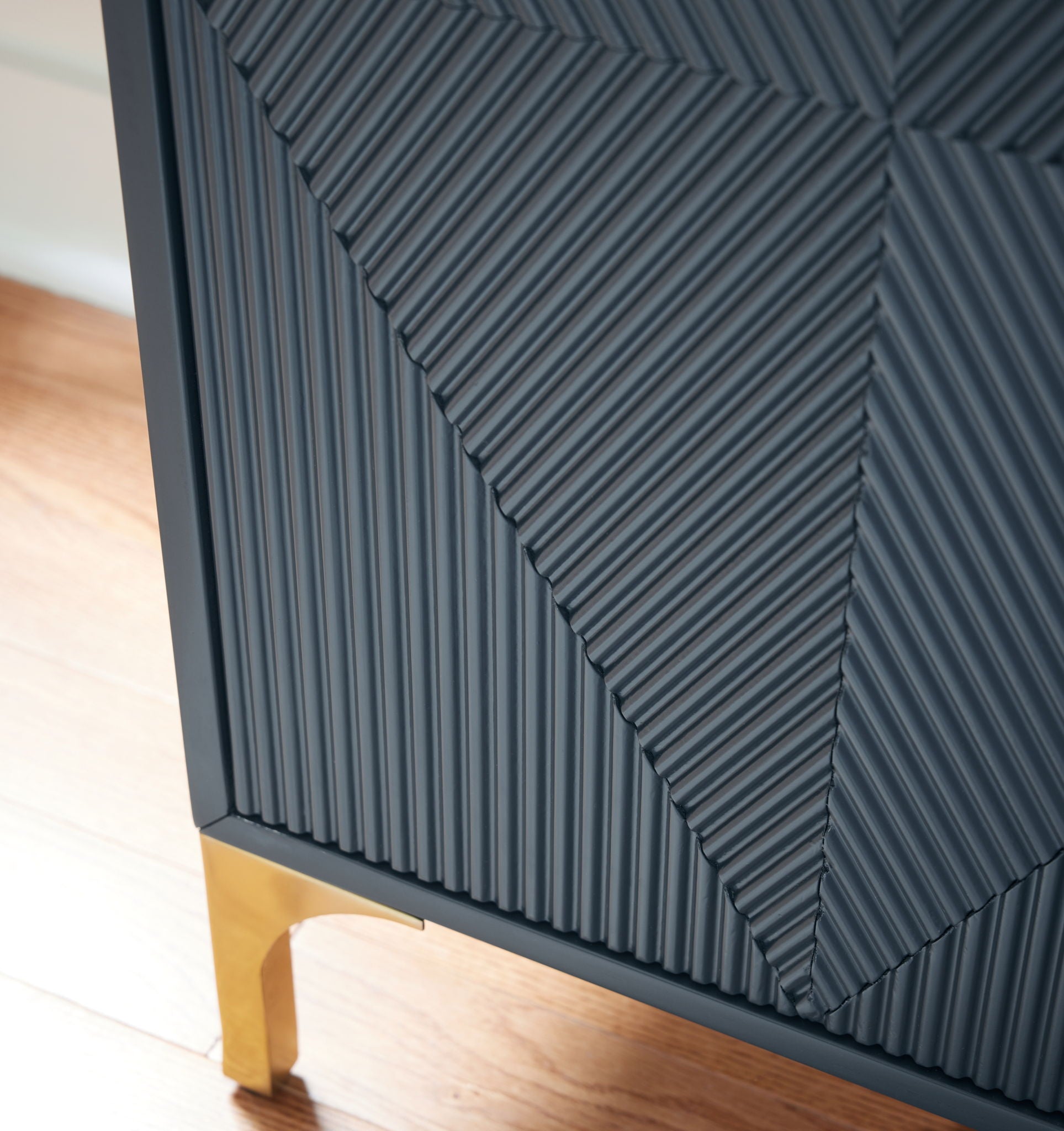 Loirwick - Accent Cabinet - Dark Blue