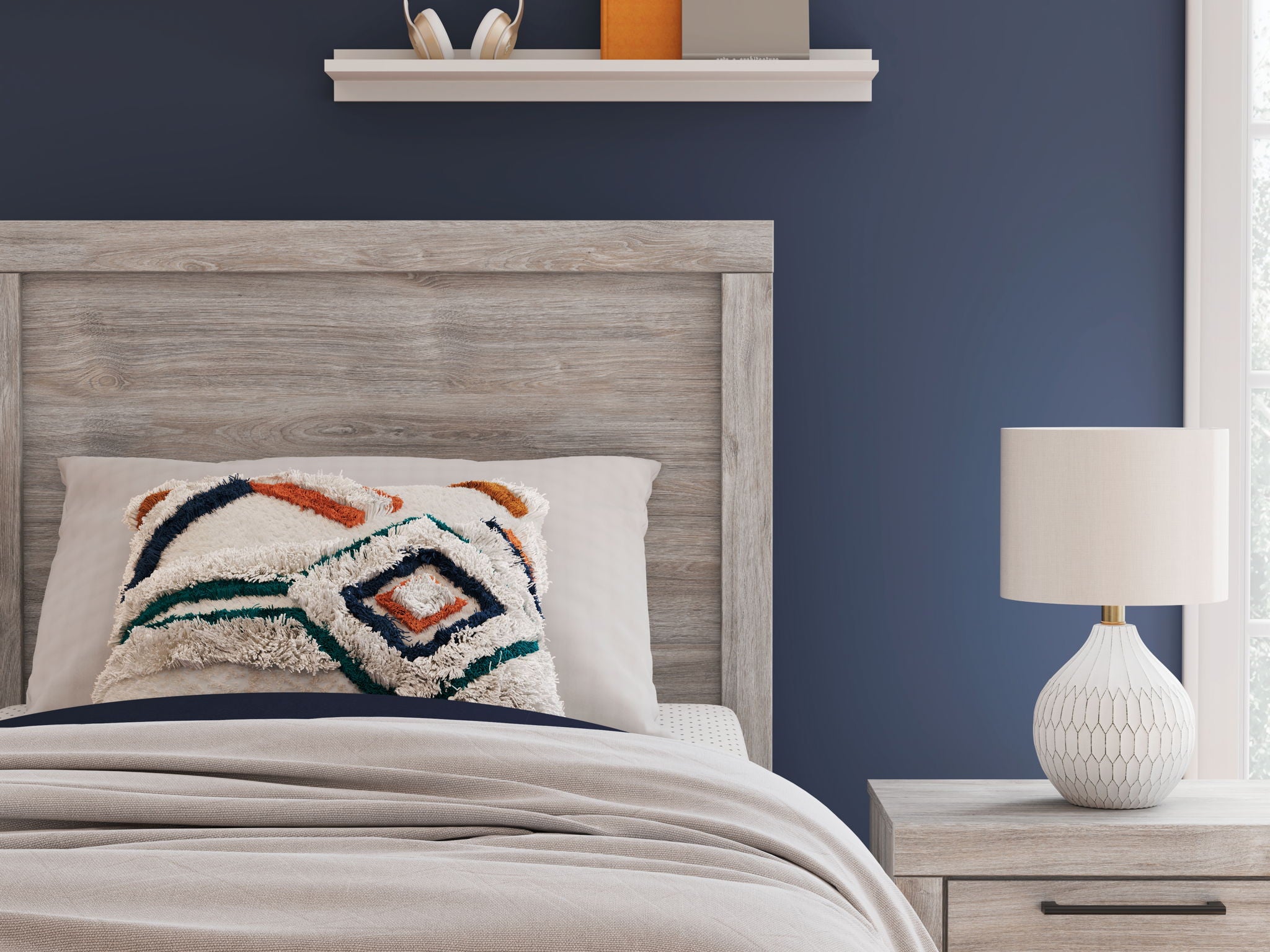 Broachmyn - Panel Bed