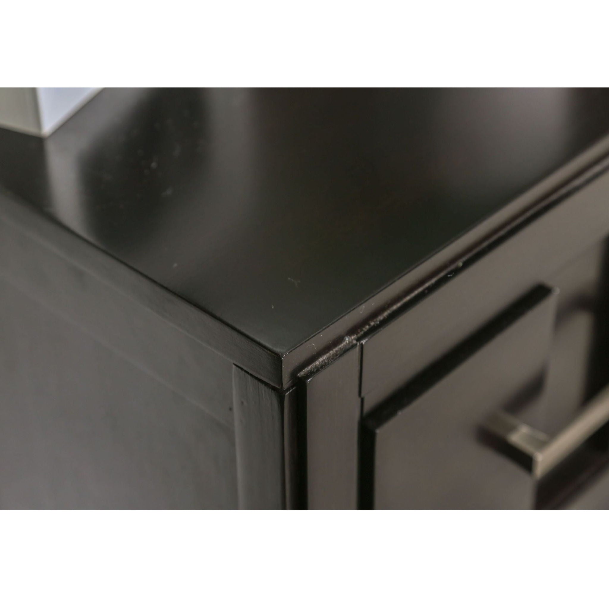 Nightstand With 2 Drawers Design