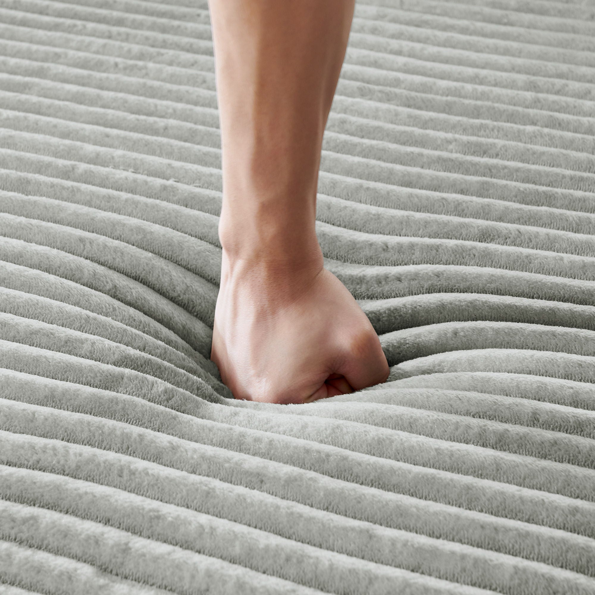 Modern Single Lazy Sofa Lounge Chair With High Density Foam