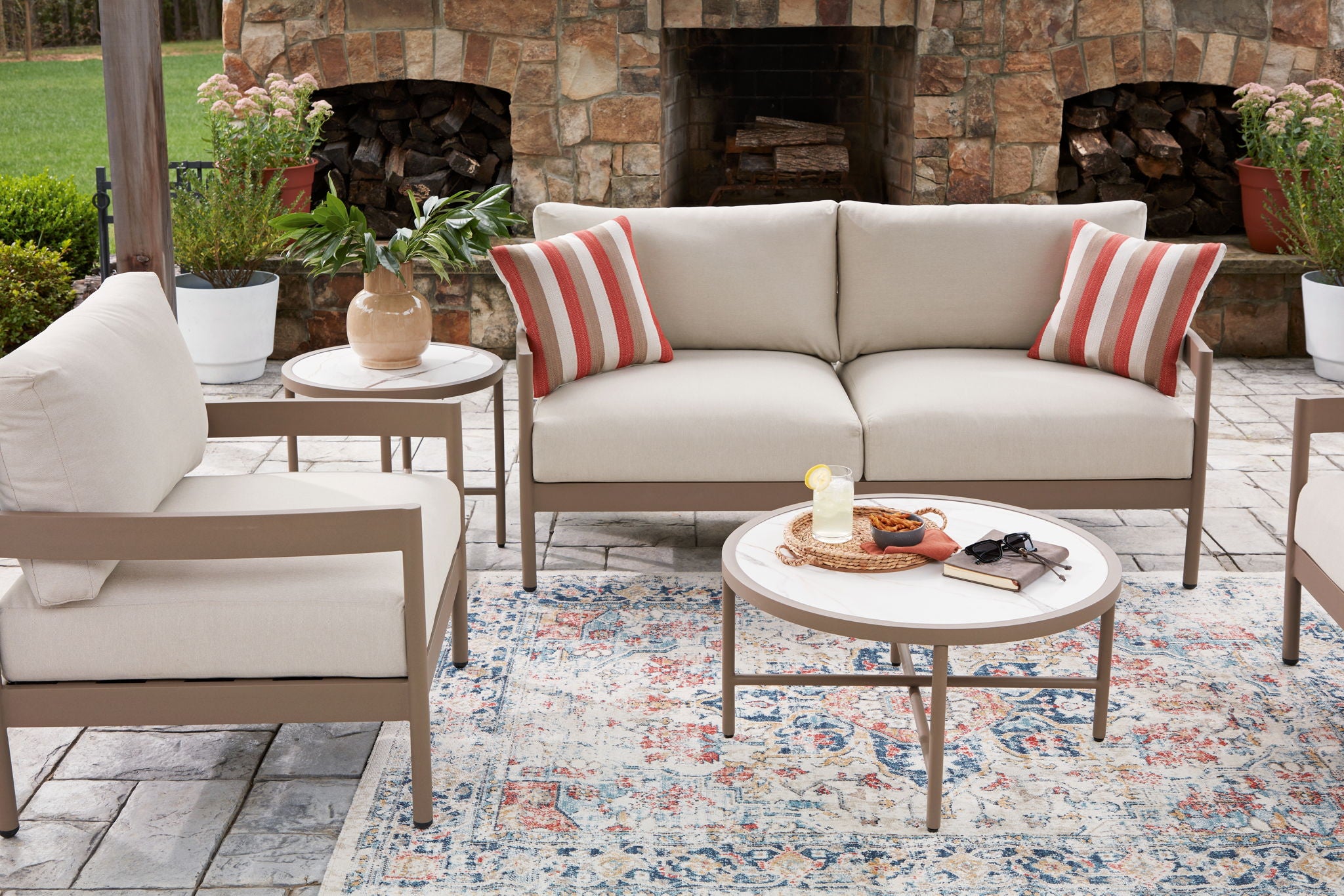 Bluff Trail - Loveseat, Lounge Chairs, Tables Set (Set of 5) - Beige