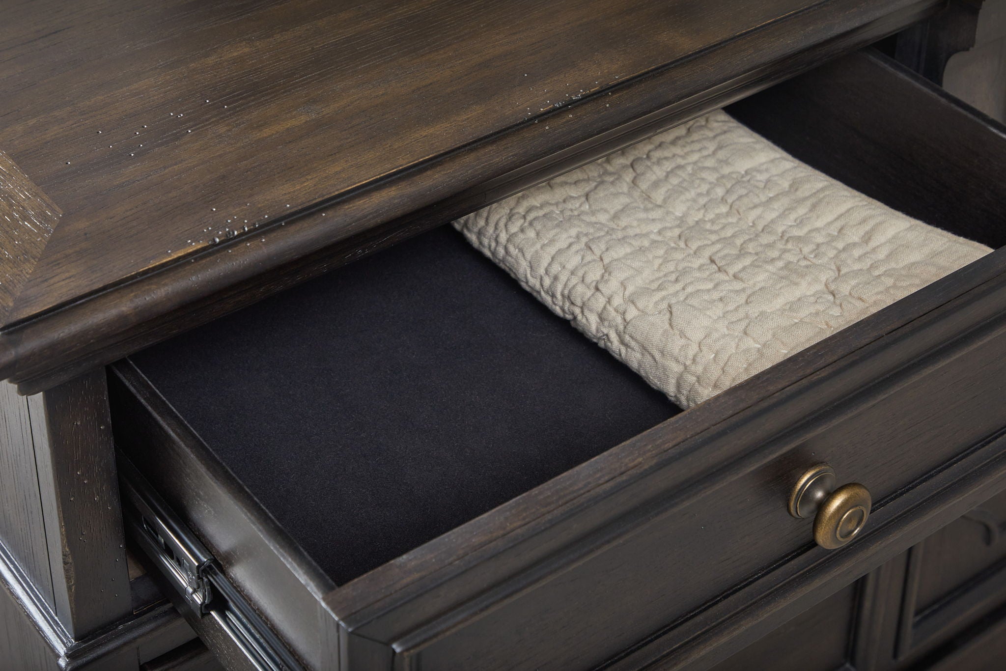 Hickory Creek - 10 Drawer Dresser - Brown