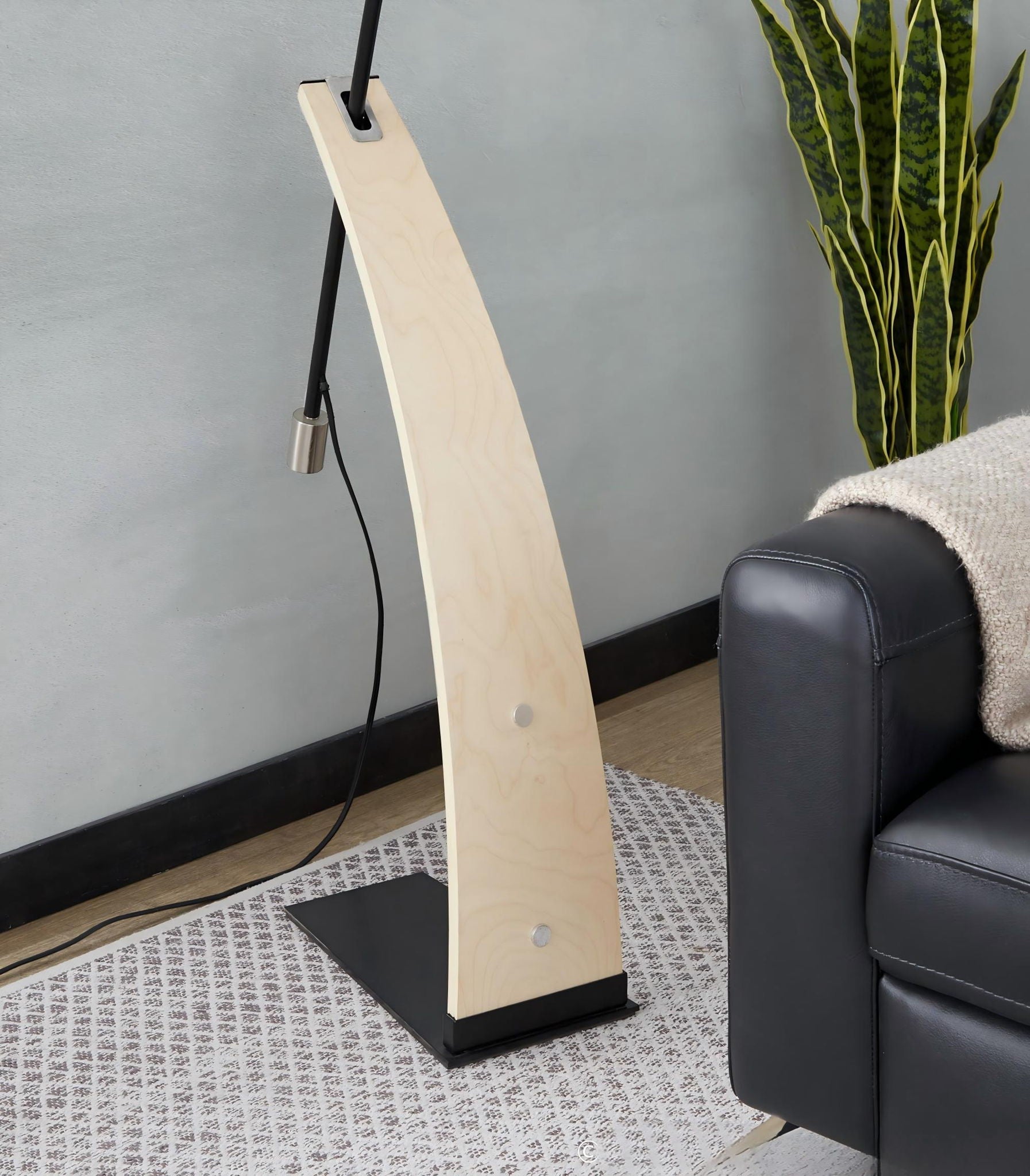 Robyn - Floor Lamp - Natural / Black