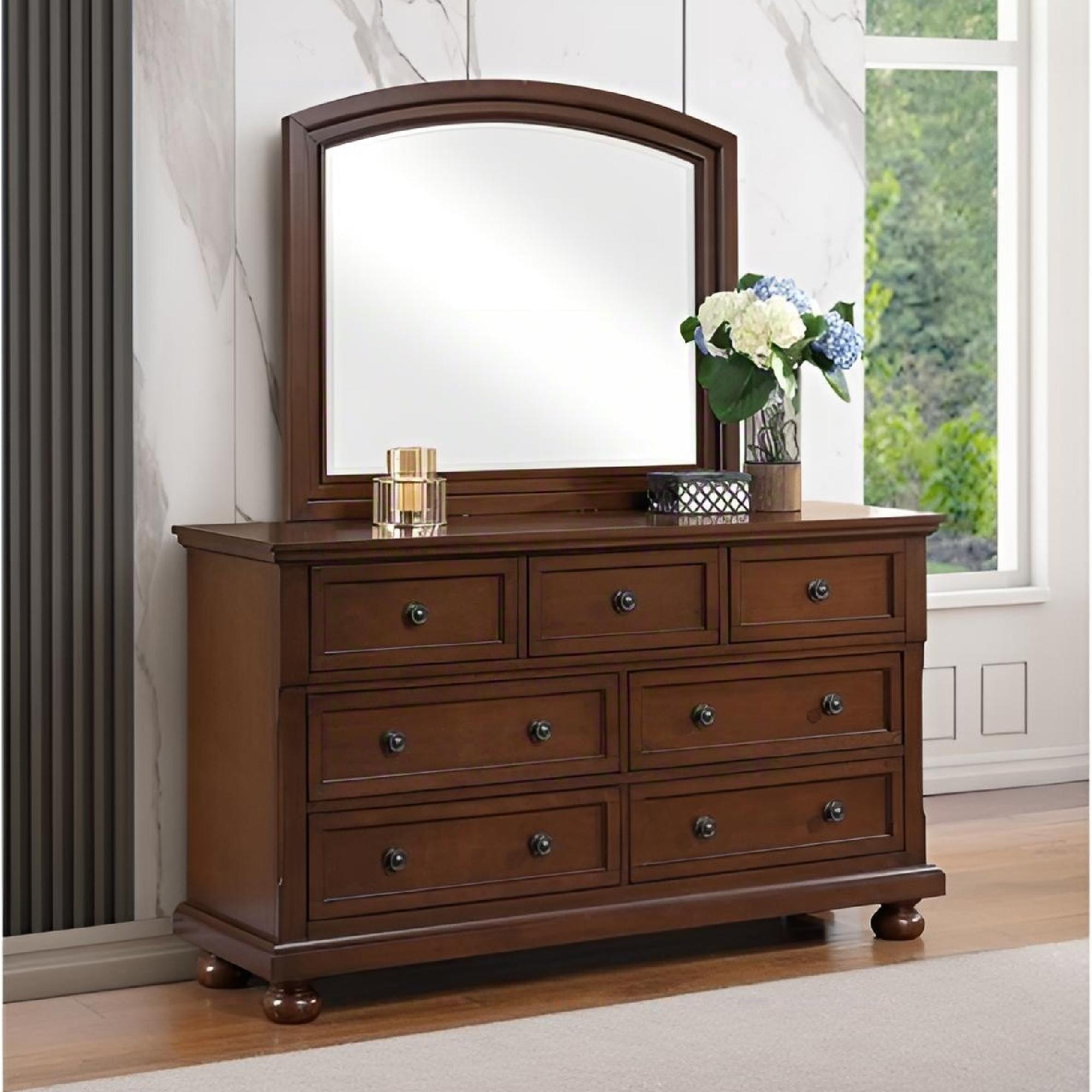 Meade - Dresser