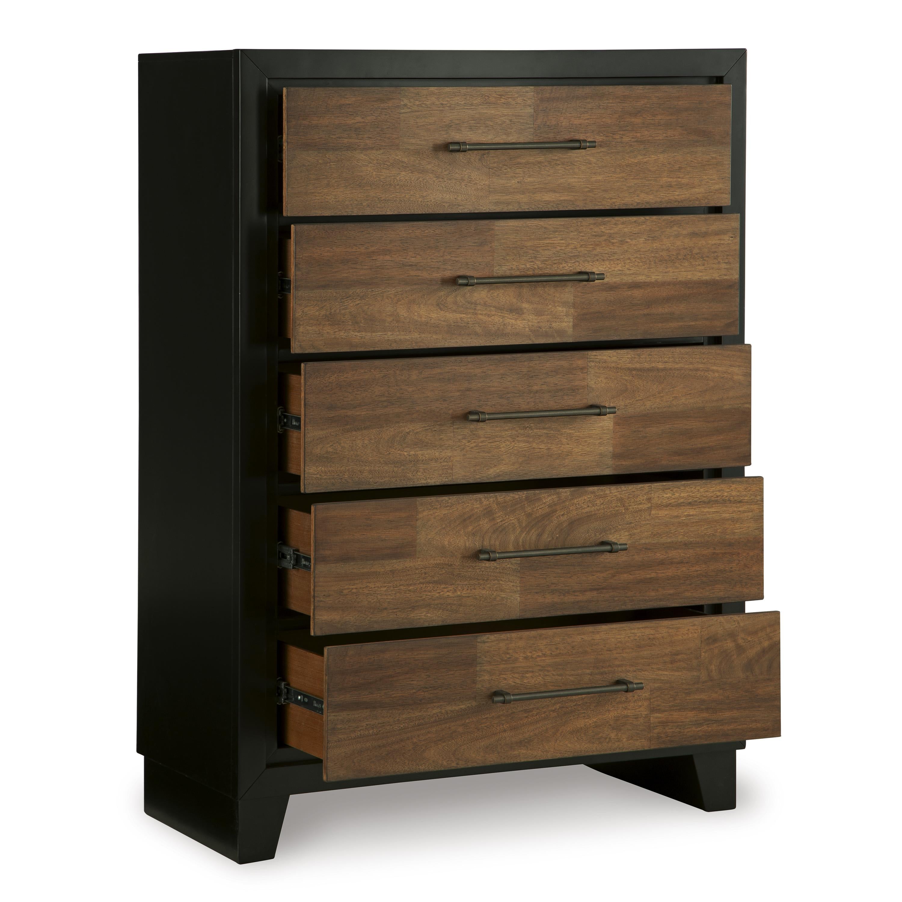 Benchcraft Kraeburn 5-Drawer Chest B496-46 IMAGE 2
