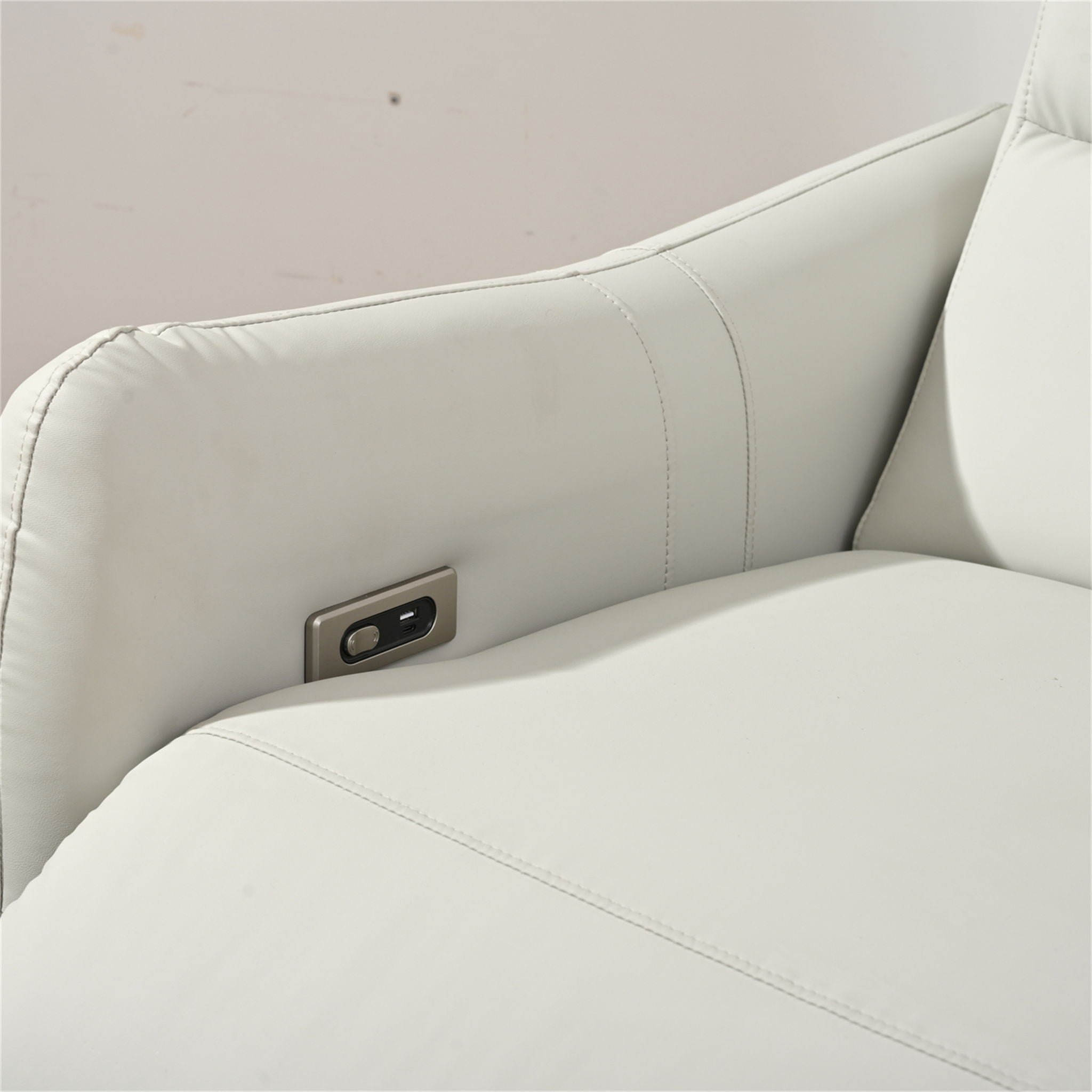 Wall Hugger Power Recliner Chair With USB Port (Type-C)