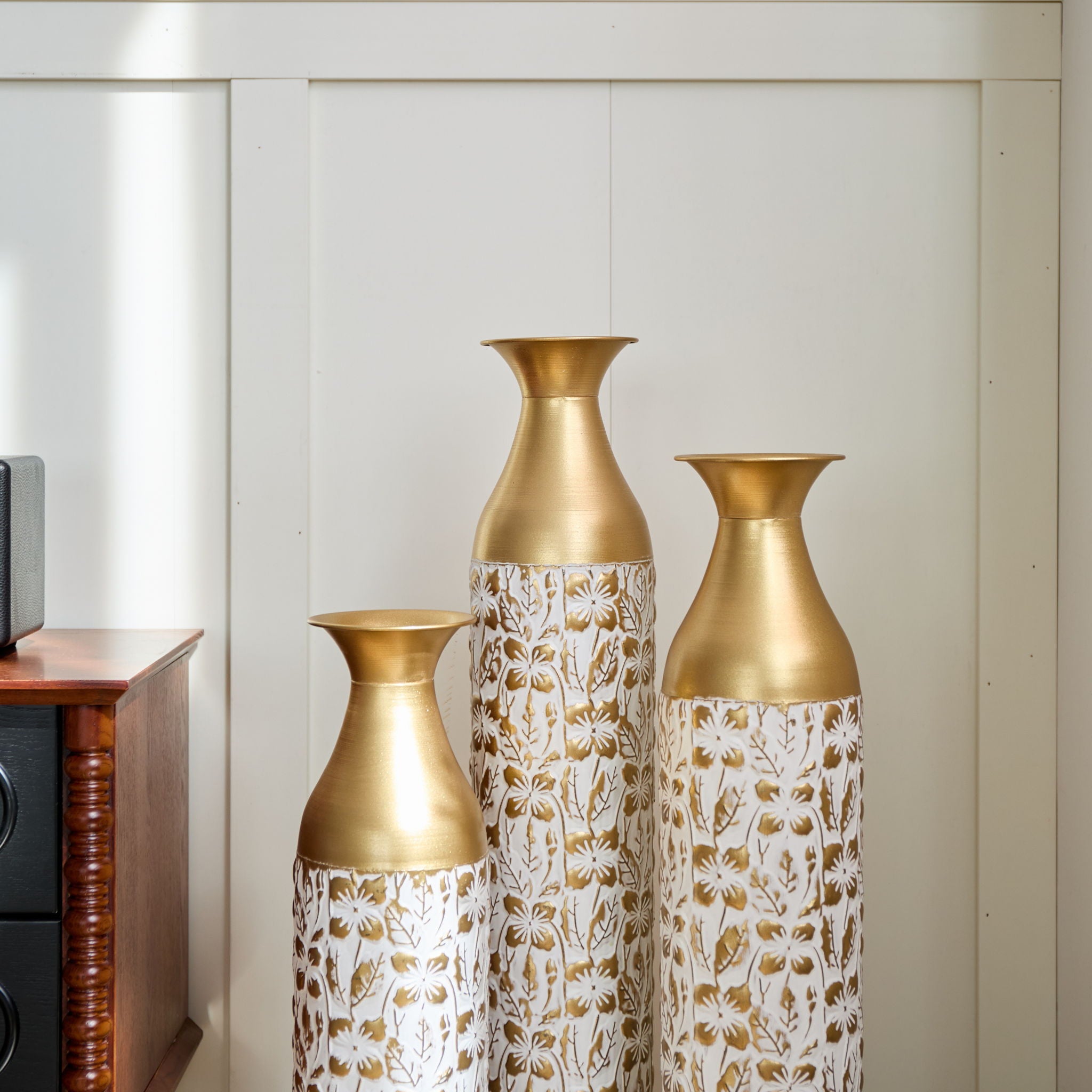 Mother's Day Gift Set Gilded White 3D Relief Flower Metal Vase Set - White / Gold