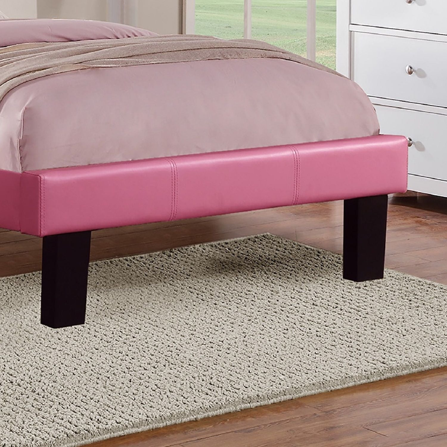 Glamours Style Bed With Diamond Tufted Padded Headboard