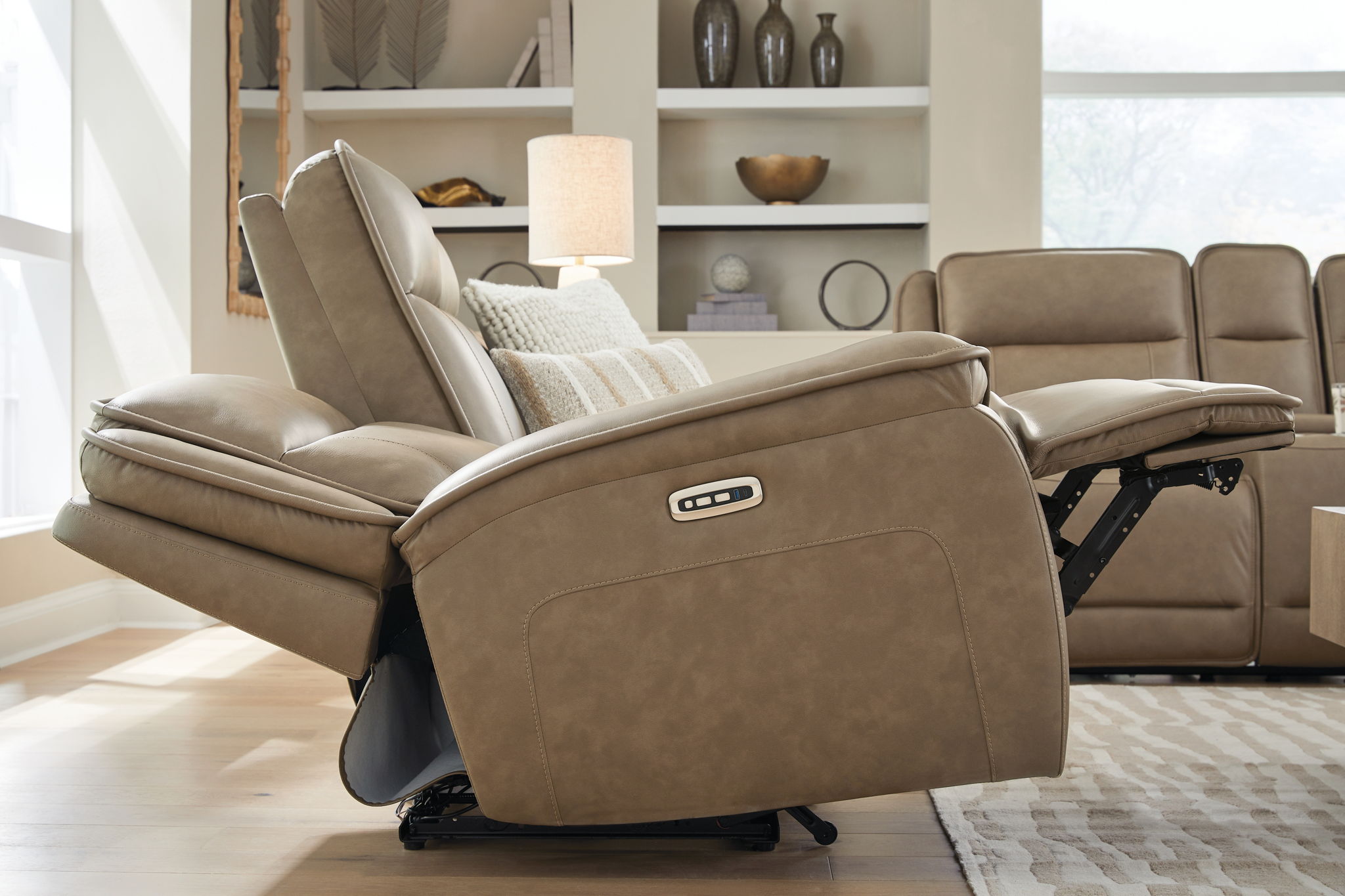 Glencroft - Power Reclining Loveseat With Console / Adjustable Headrest - Sahara
