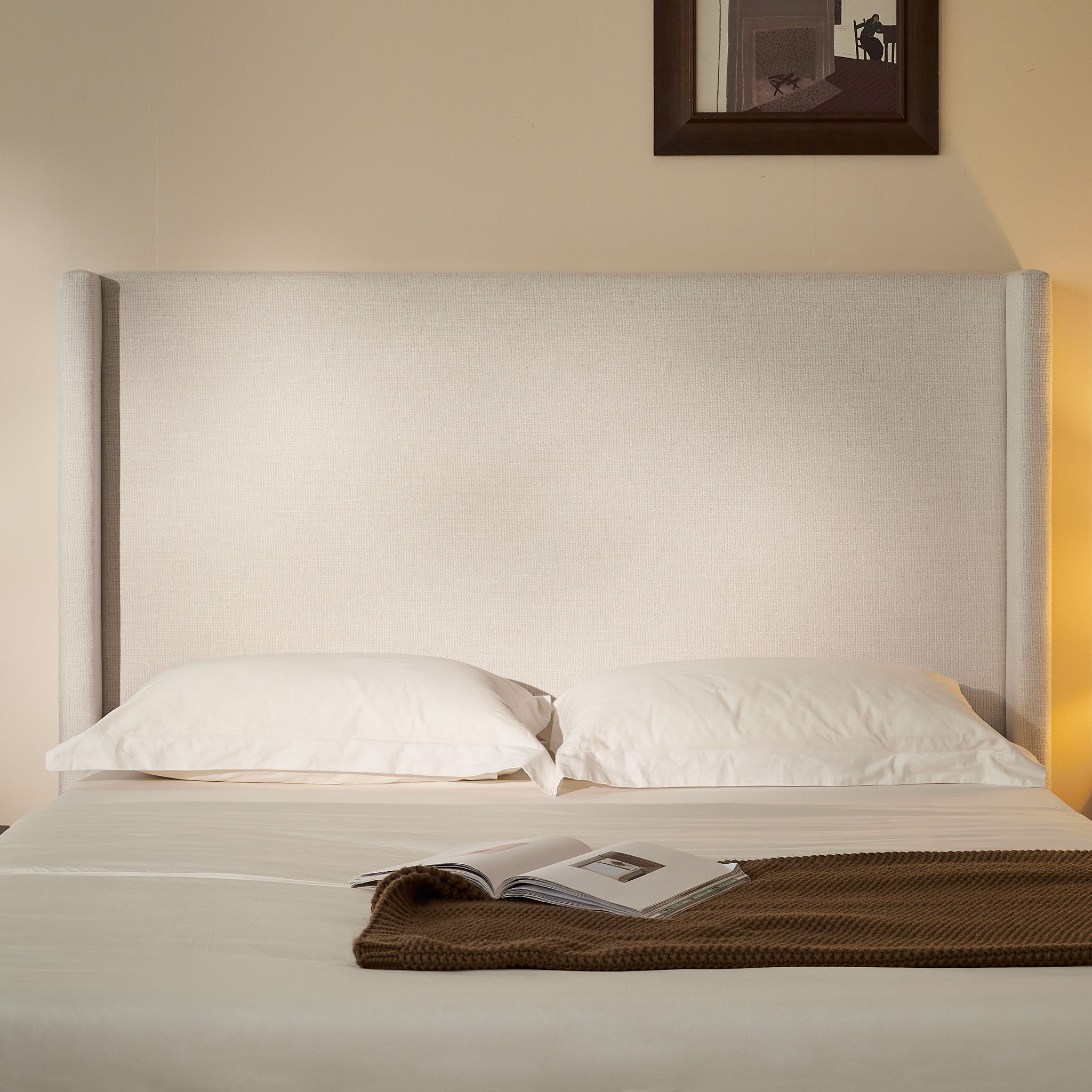 Hosford - Minimalist Upholstered Wingback Bed