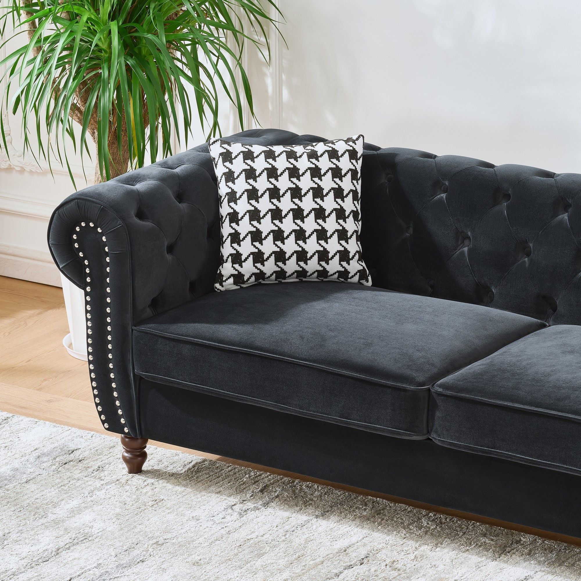 Chesterfield Upholstery Fabric Sofa With Roll Armrest & Nailhead