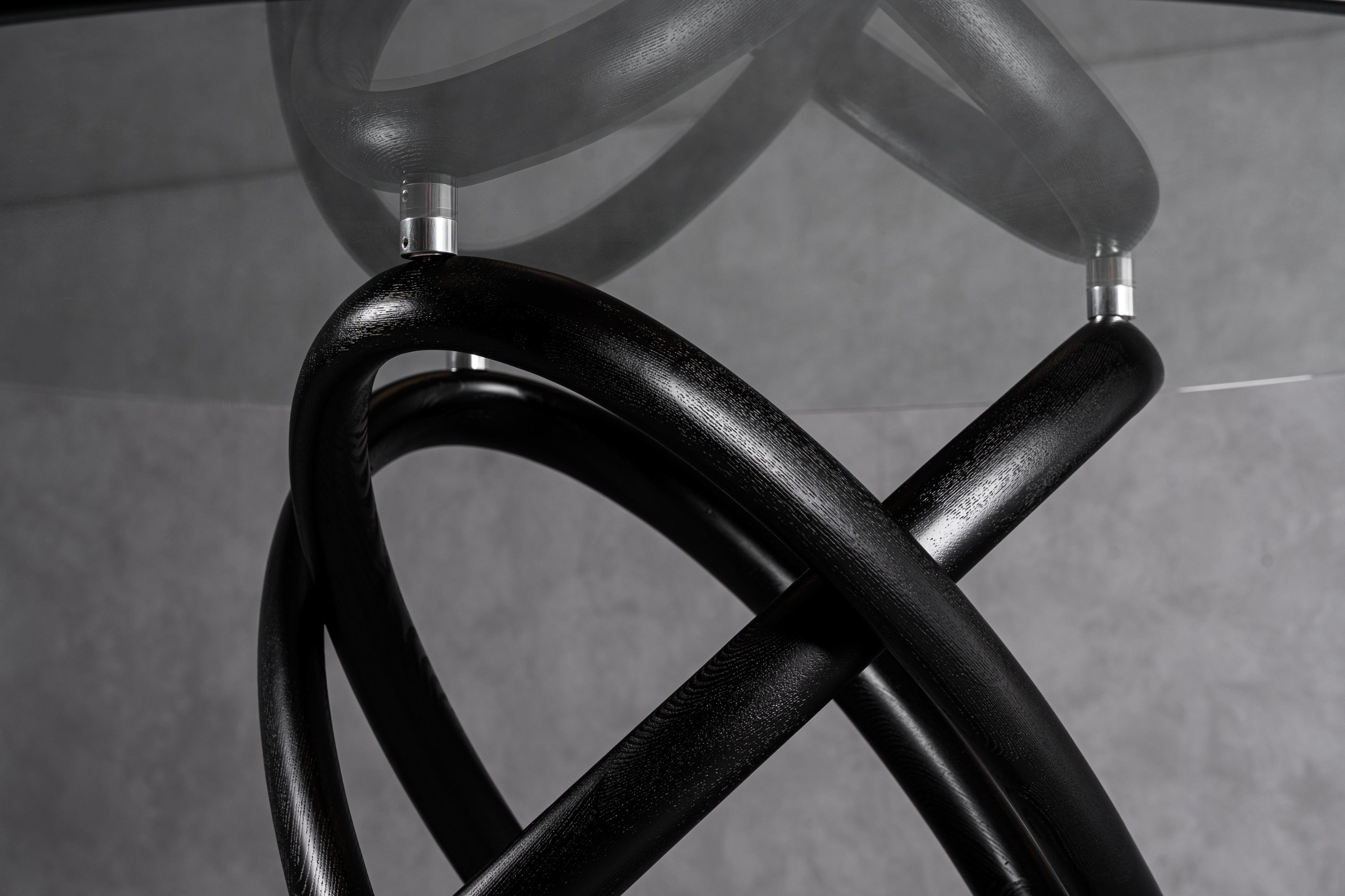 Modrest Mason Round Glass & Black Ash Dining Table