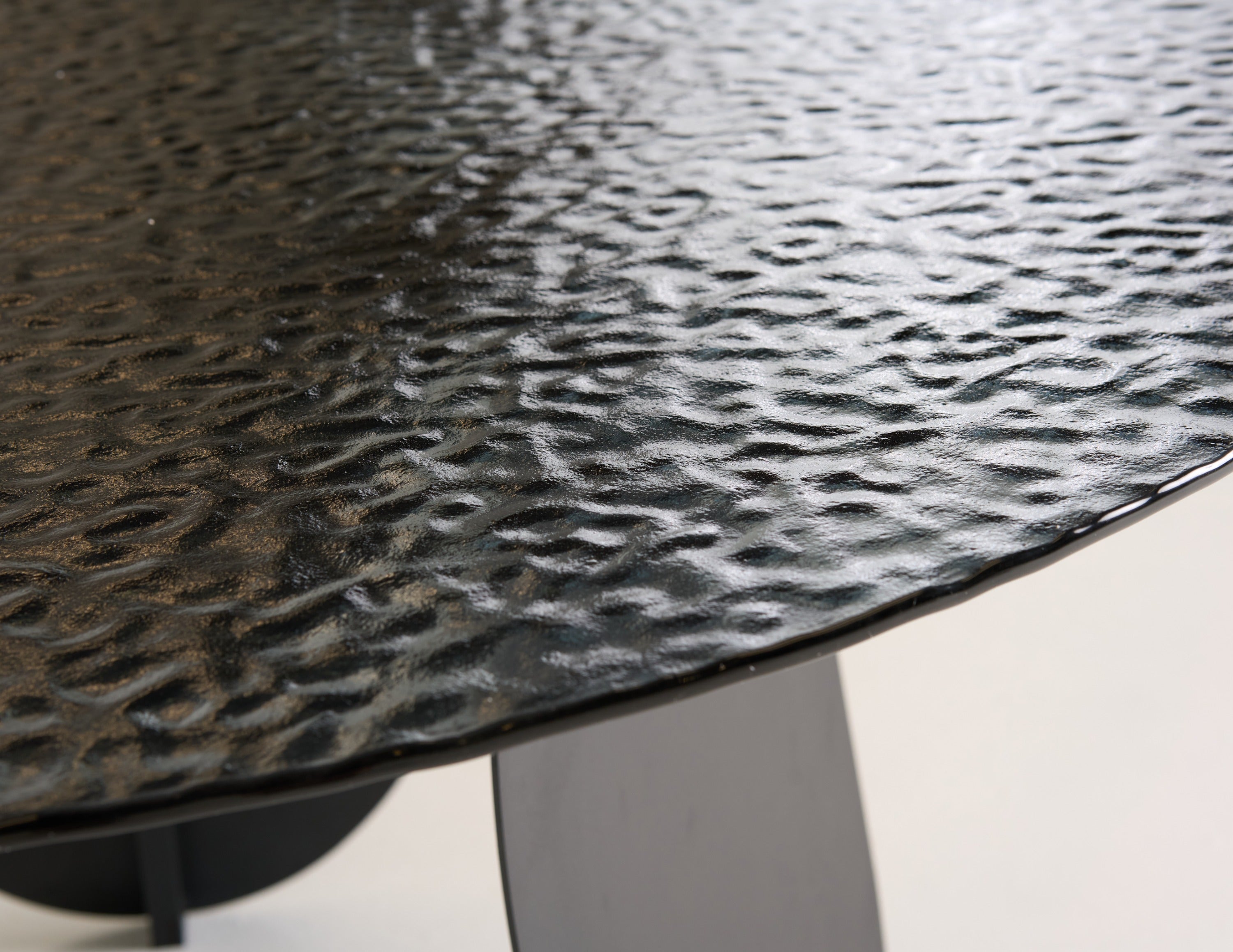 Modrest Maxine - Modern Hammered Grey Glass Round Dining Table