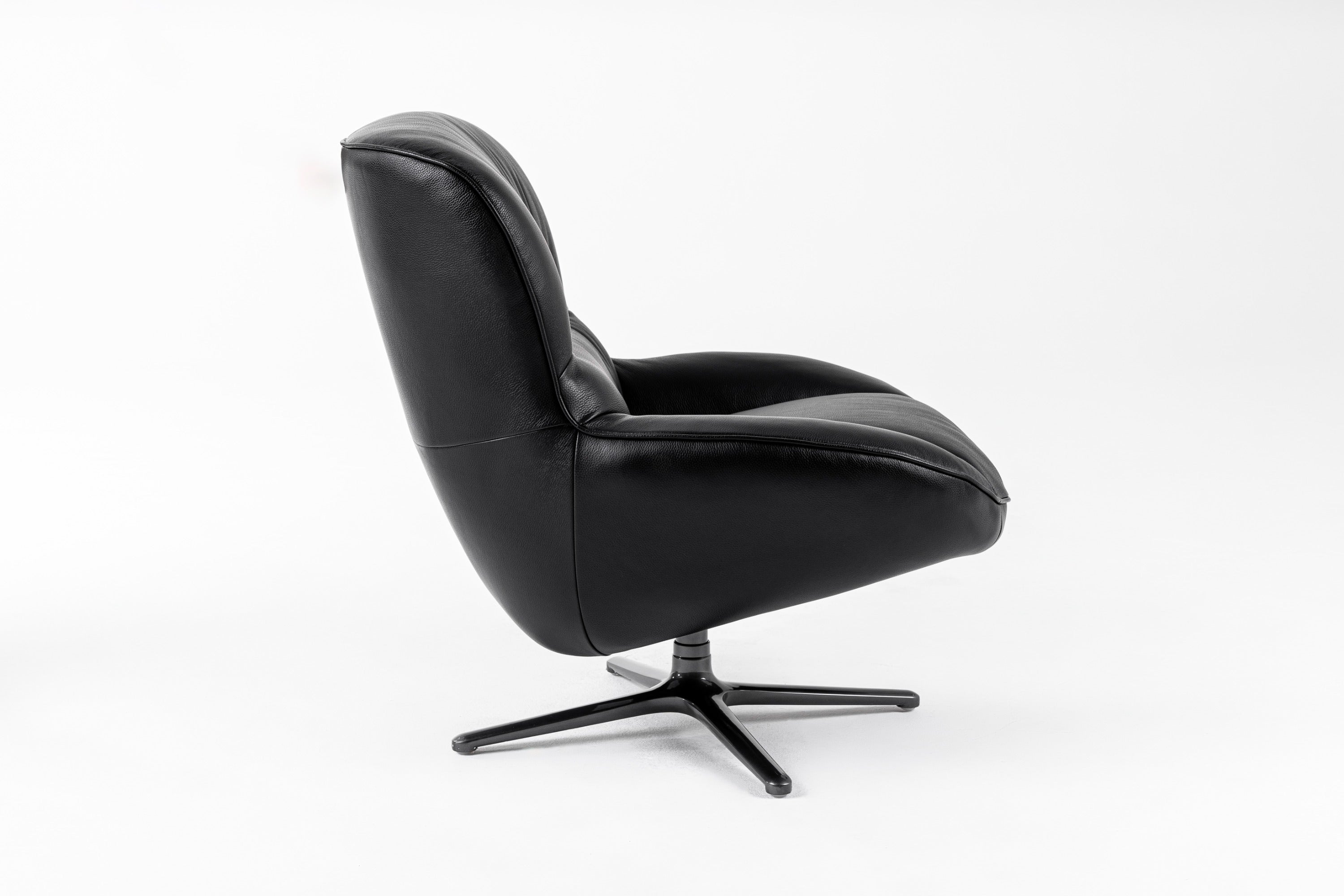 Modrest Theo - Modern Black Leather Accent Chair