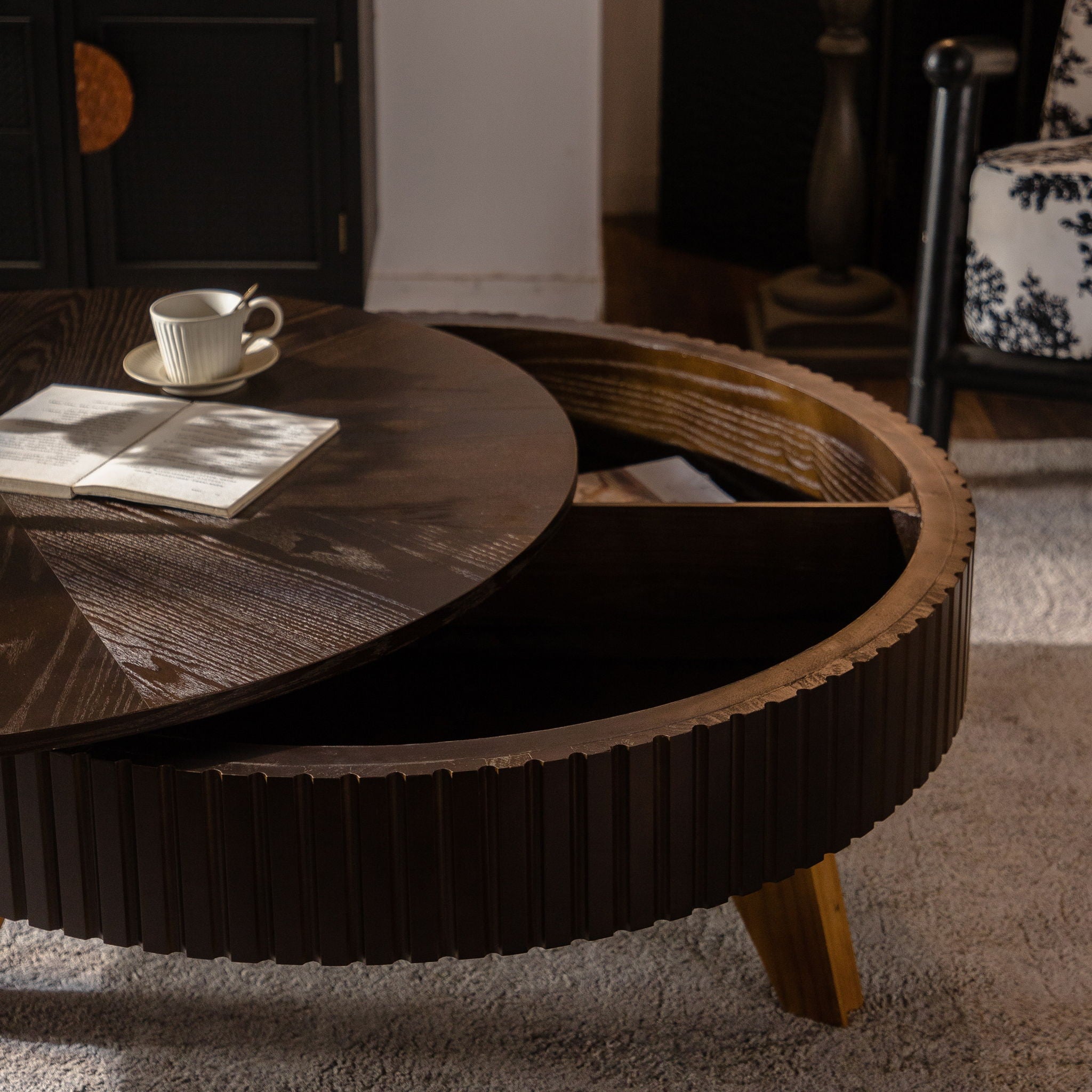 Round Retro Coffee With Solid Wood Legs