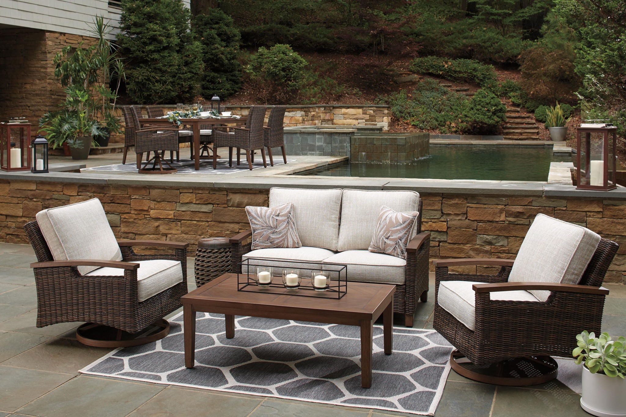 Paradise Trail - Loveseat w/Cushion - Medium Brown