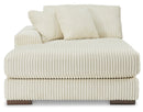 Lindyn Super Chaise