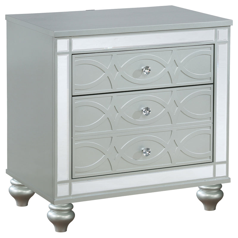 Gunnison  California King Bedroom Set Silver Metallic
