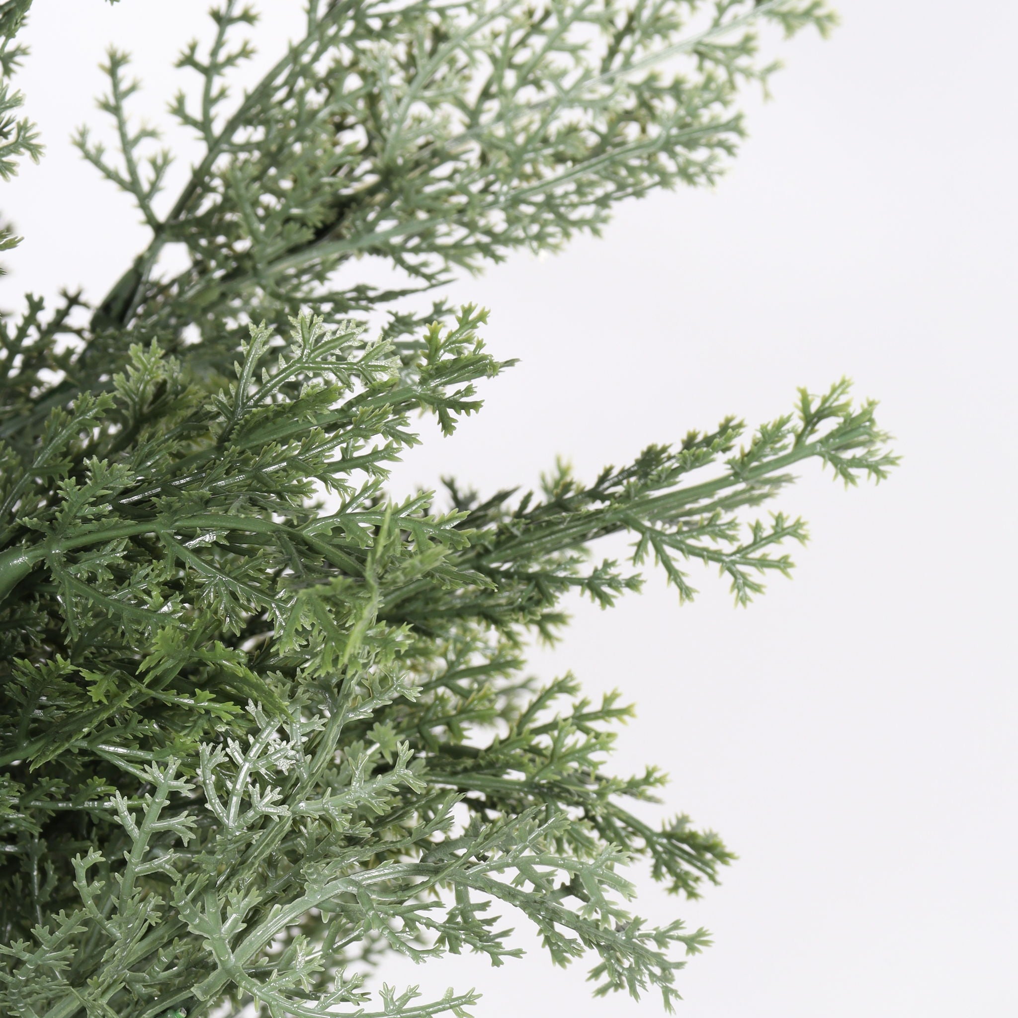 Realistic Artificial Cypress Tree, UV Resistant Indoor / Outdoor Topiary Plant For Decoration - Green Leaves