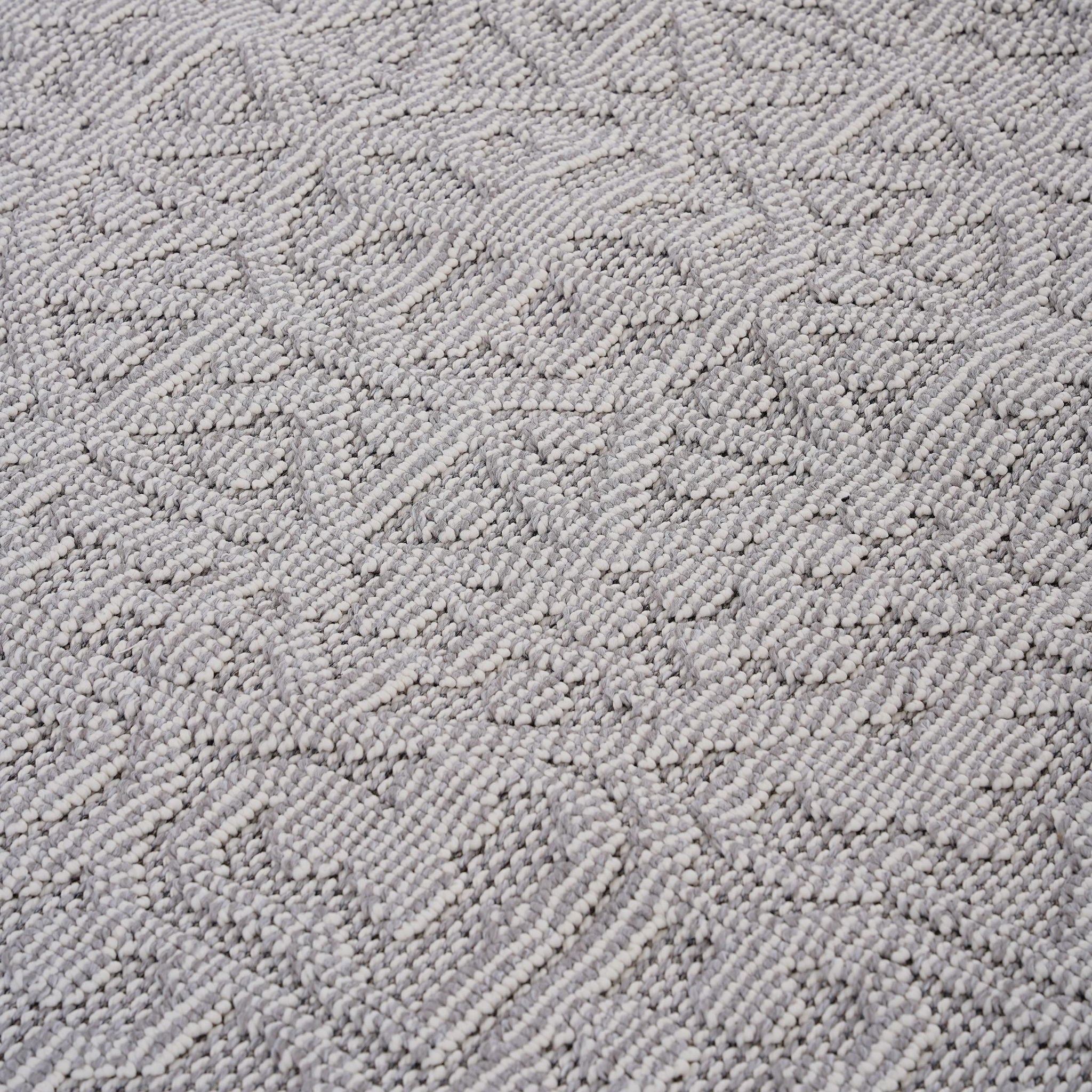 Guros - 8' X 10' Medallion Indoor / Outdoor Area Rug - White / Ivory