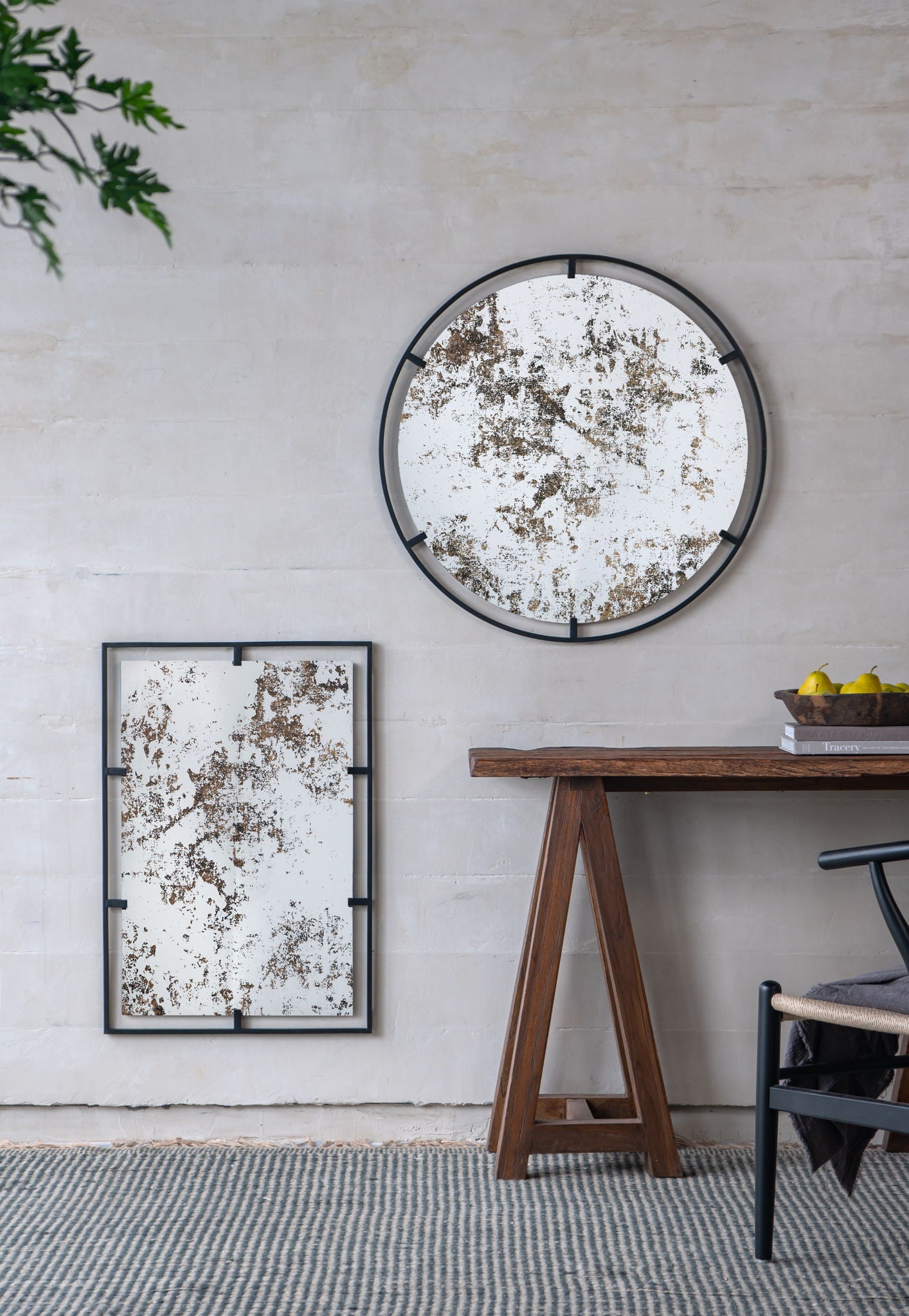 Theodor - Mirror With Industrial Design Round Mirror With Metal Frame For Wall Decor & Entryway Console Lean Against Wall - Black