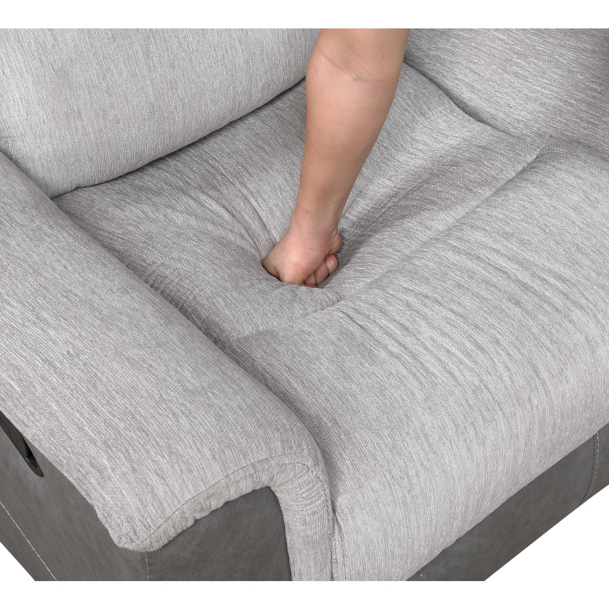 Harriette - Double Reclining Loveseat With Center Console