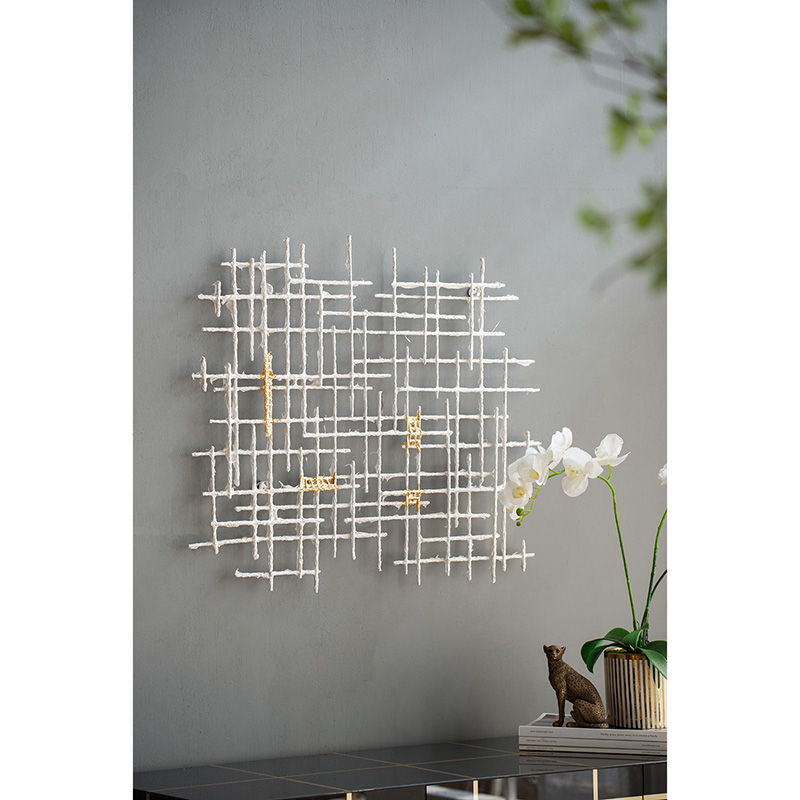 Iron Wall Decor - White / Gold
