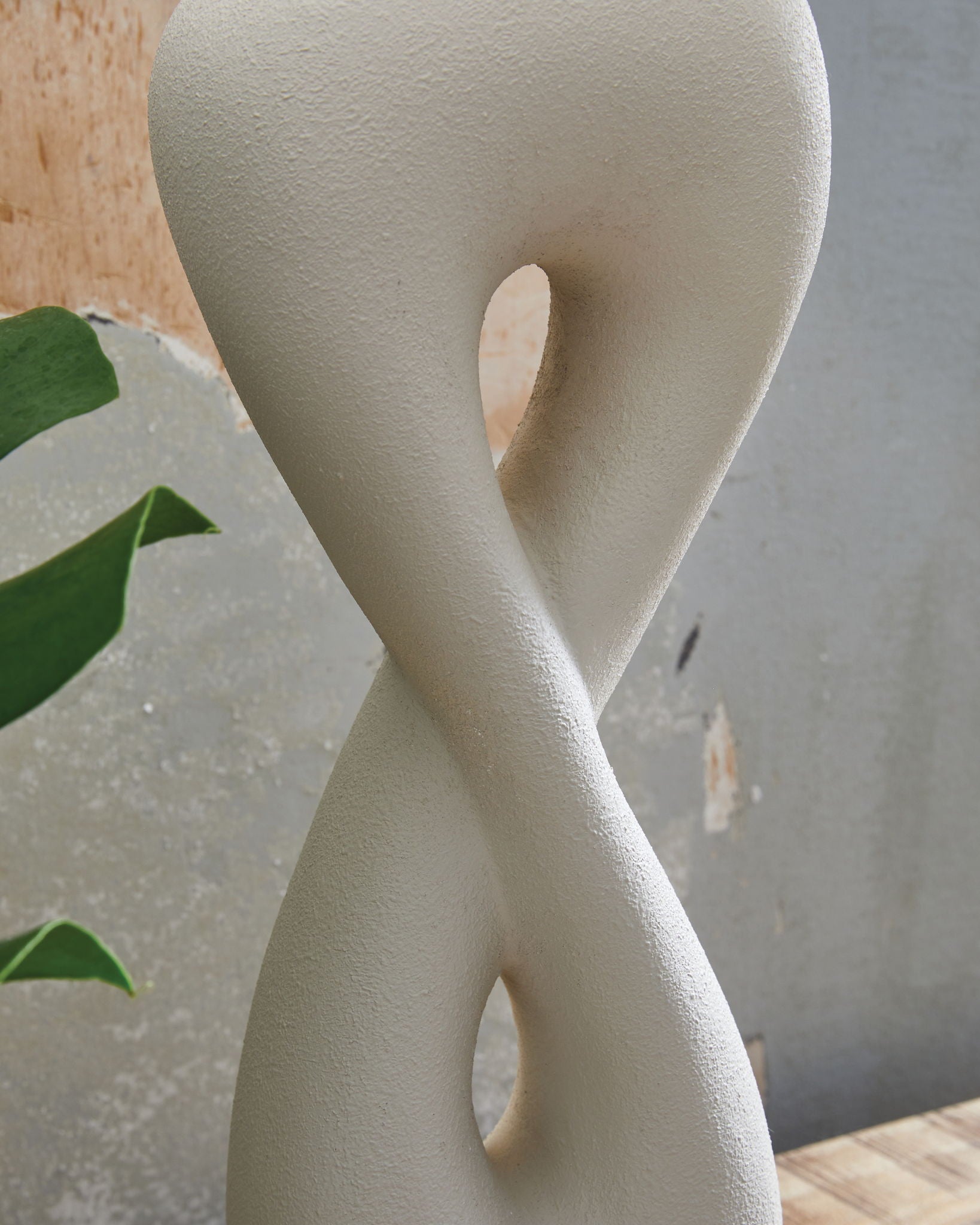 Judrich - Poly Table Lamp - White / Gold Finish