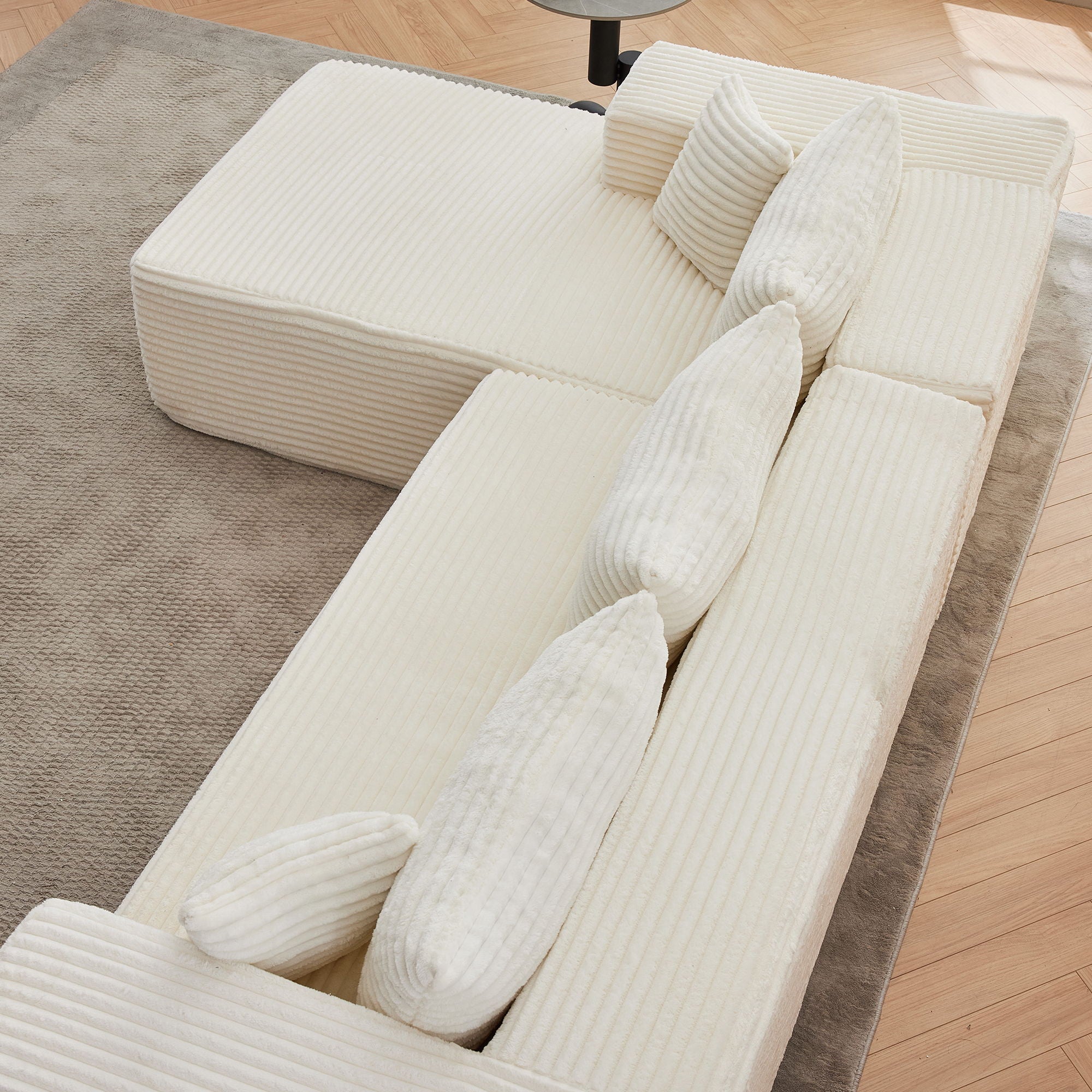 Modular Sofa With Square Legs