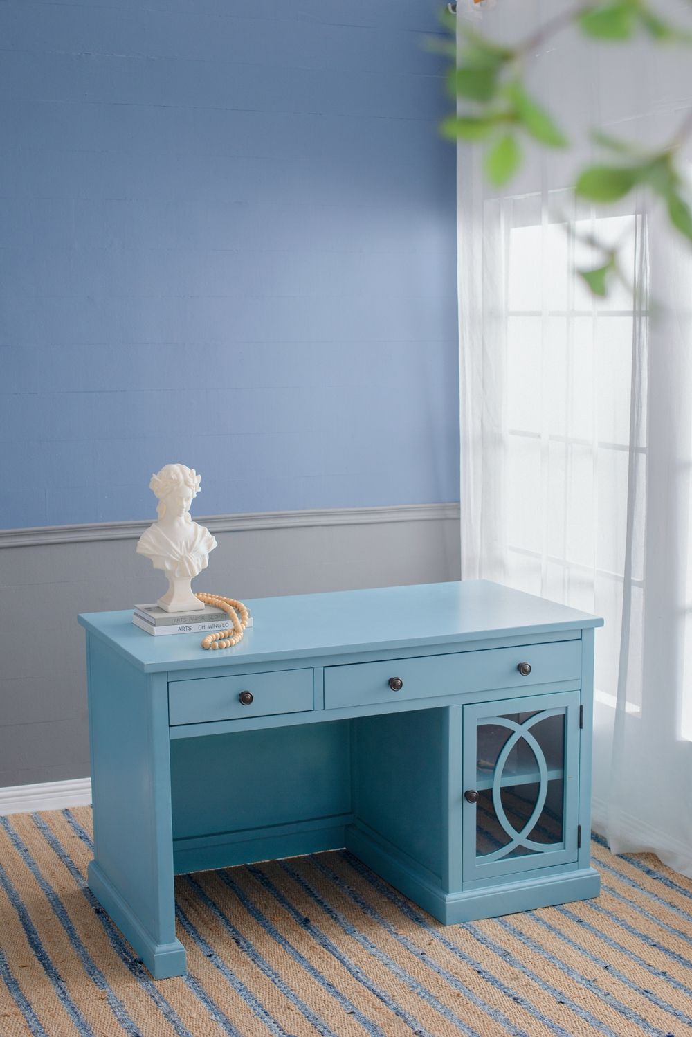 Natural Desk Stylish Design