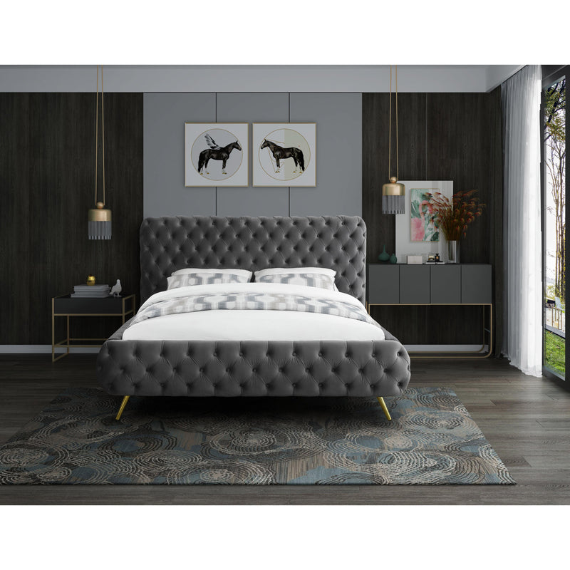 Meridian Delano Grey Velvet Queen Bed IMAGE 4