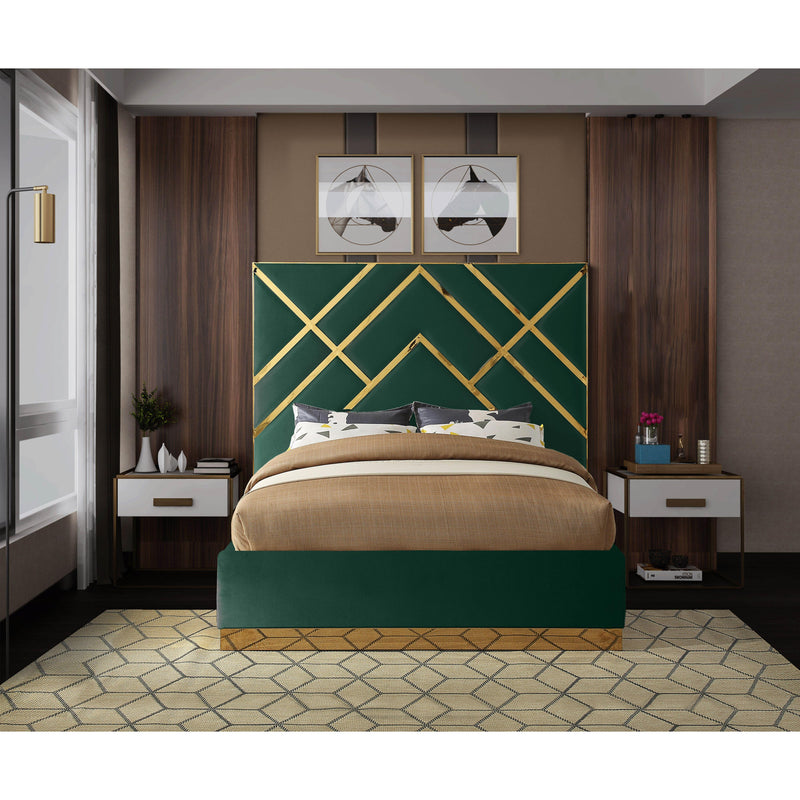 Meridian Vector Green Velvet Queen Bed IMAGE 4
