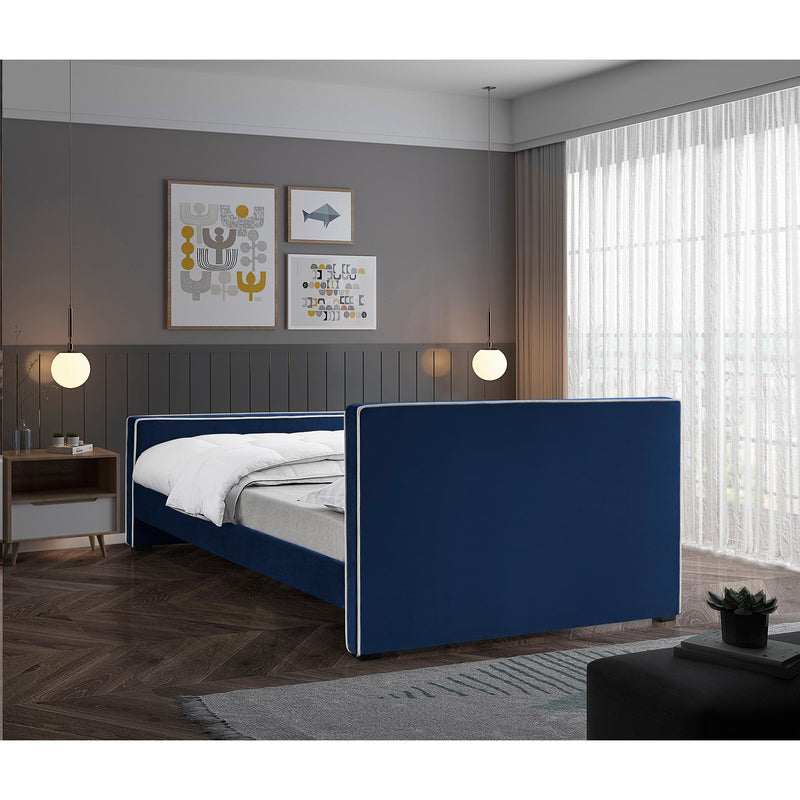 Meridian Dillard Navy Velvet Queen Bed IMAGE 6