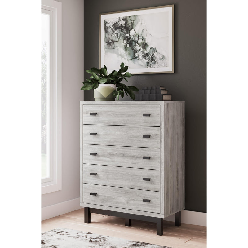 Signature Design by Ashley Vessalli 5-Drawer Chest B1036-345 IMAGE 7