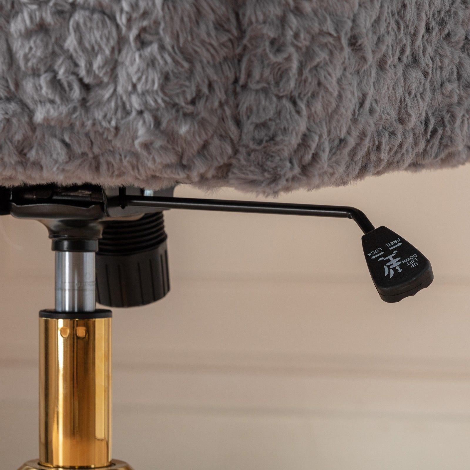 Office Chair, Artificial Rabbit Hair Home Office Chair With Metal Base, Adjustable Desk Chair Swivel Office Chair, Vanity Chair