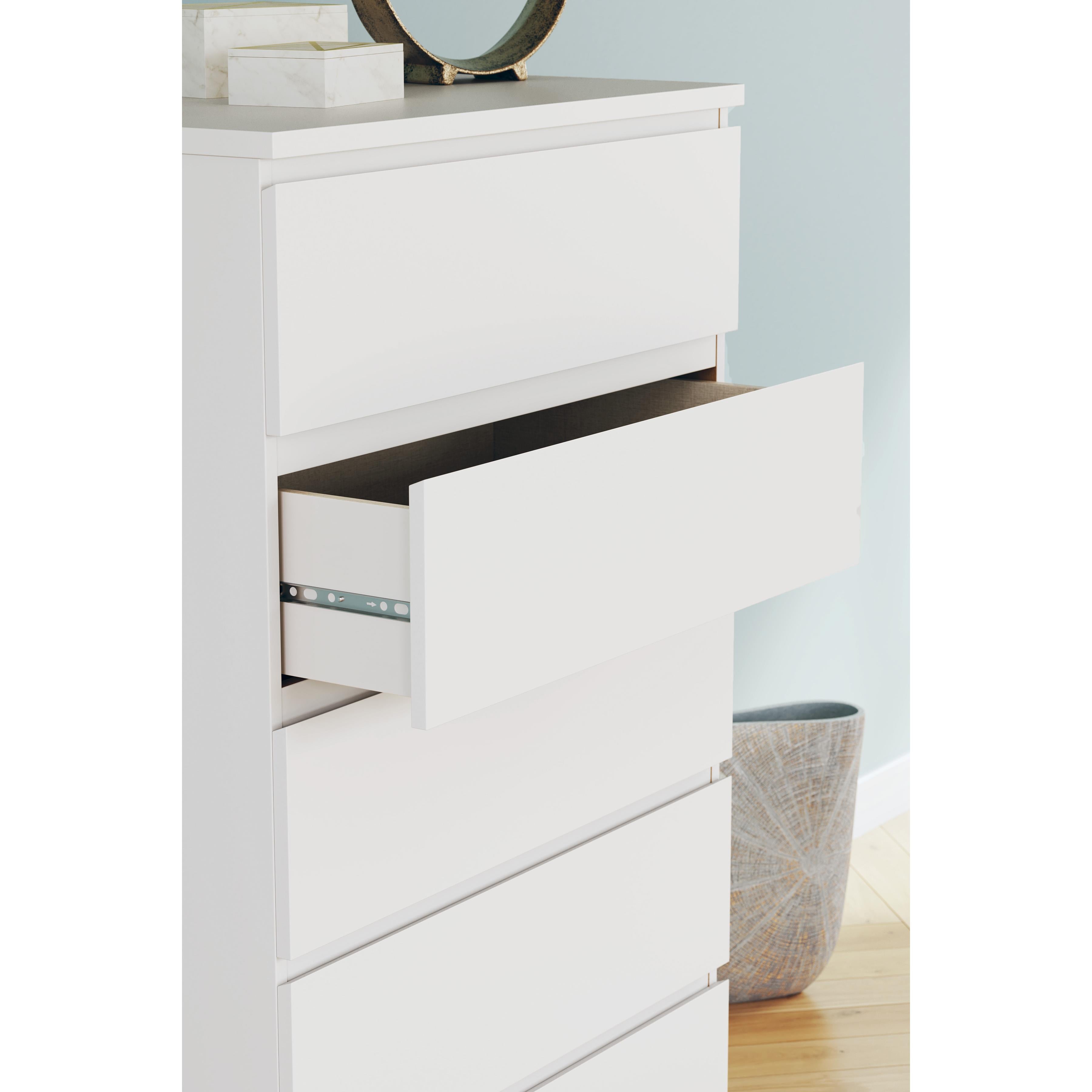 Diamond Modern Furniture Exclusive Design Onita 5-Drawer Chest EB9630-245 IMAGE 8