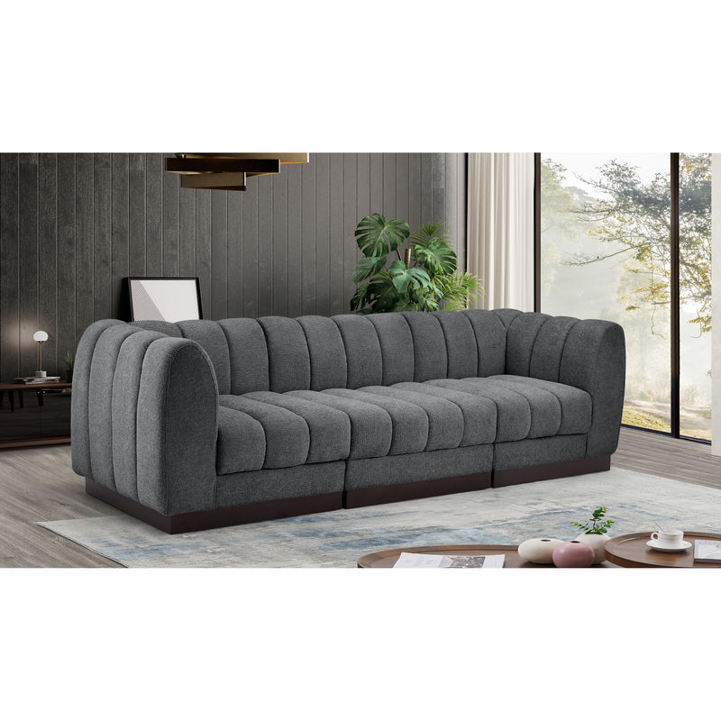 Diamond Modern Furniture Meridian Sofas Stationary 124Grey-S101 IMAGE 2