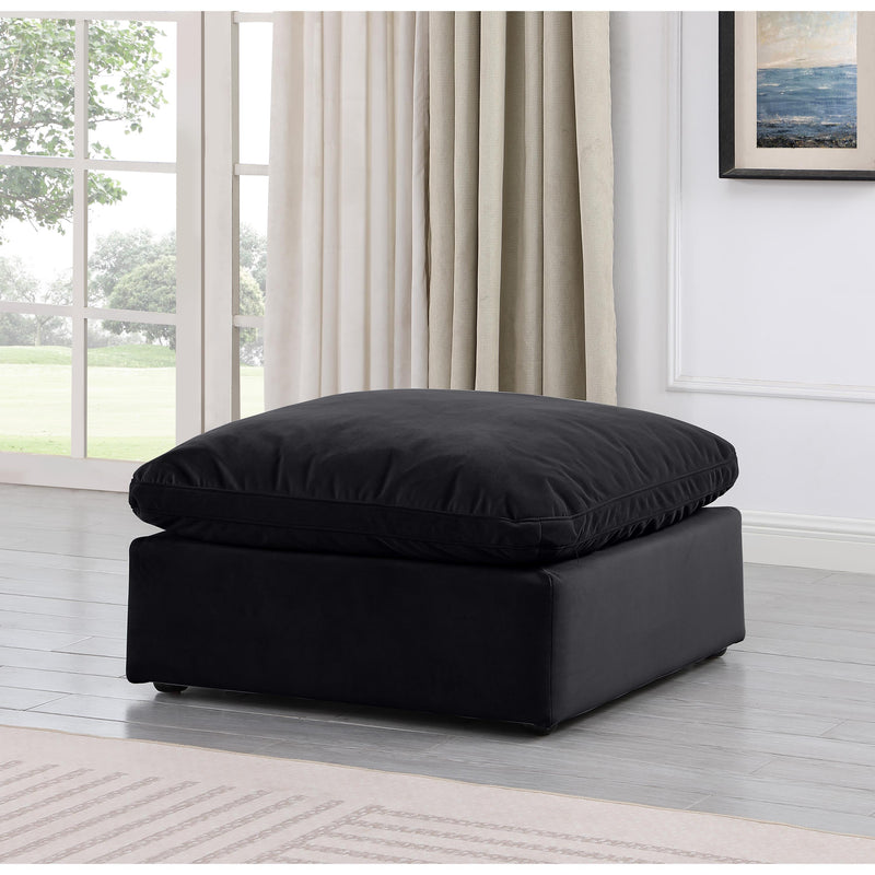 Diamond Modern Furniture Meridian Ottomans Ottomans 147Black-Ott IMAGE 2