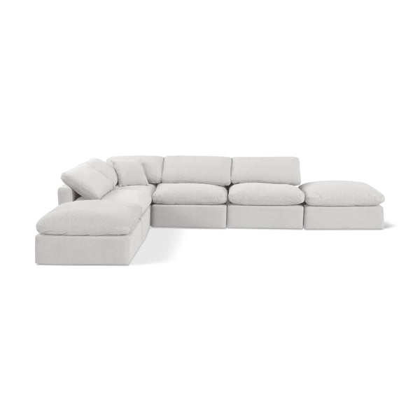 Diamond Modern Furniture Meridian Sectionals Stationary 147Cream-Sec6E IMAGE 1