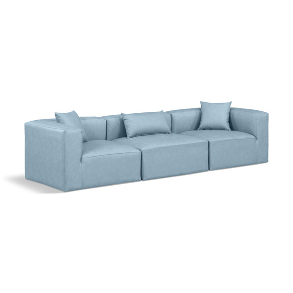 Diamond Modern Furniture Meridian Sofas Stationary 668LtBlu-S108B IMAGE 1