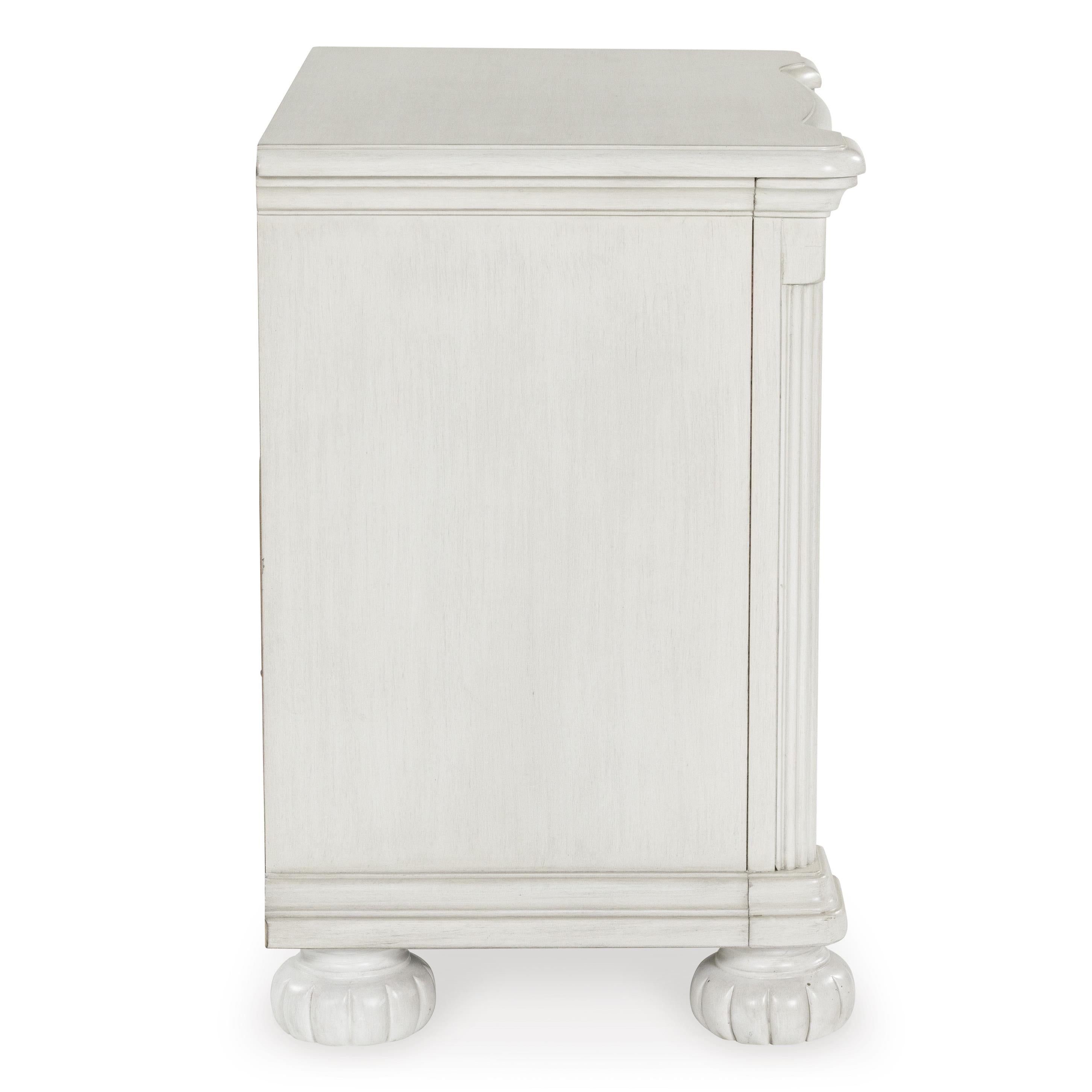 Diamond Modern Furniture Exclusive Design Montelaine 3-Drawer Nightstand B795-93 IMAGE 4