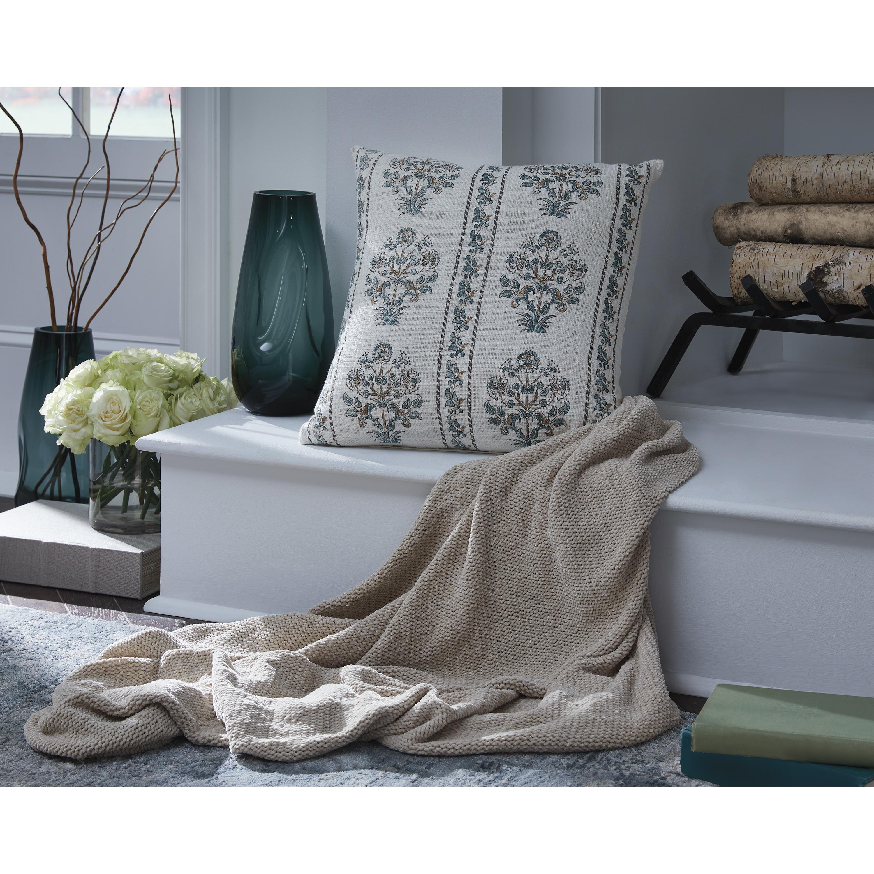 Diamond Modern Furniture Exclusive Design Decorative Pillows Decorative Pillows A1001105 IMAGE 4