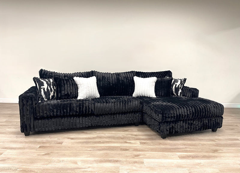 9500 BLACK - SECTIONAL (Clearance )