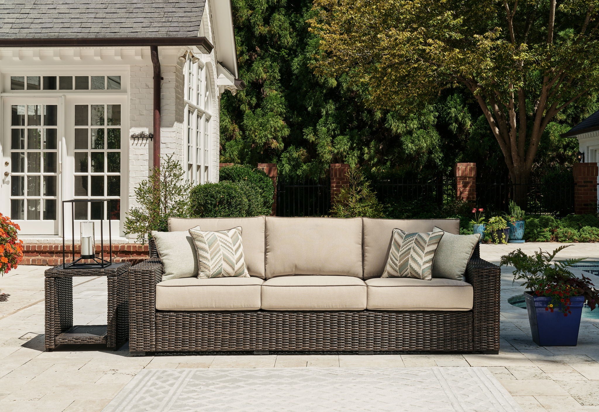 Coastline Bay - Sofa With Cushion - Brown