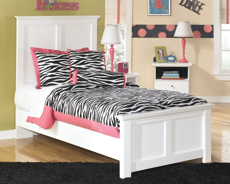 White Bostwick Shoals Panel Bedroom Set