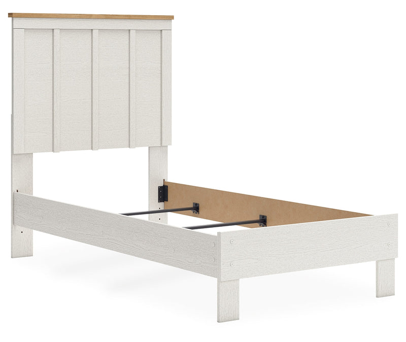 Linnocreek Panel Bed