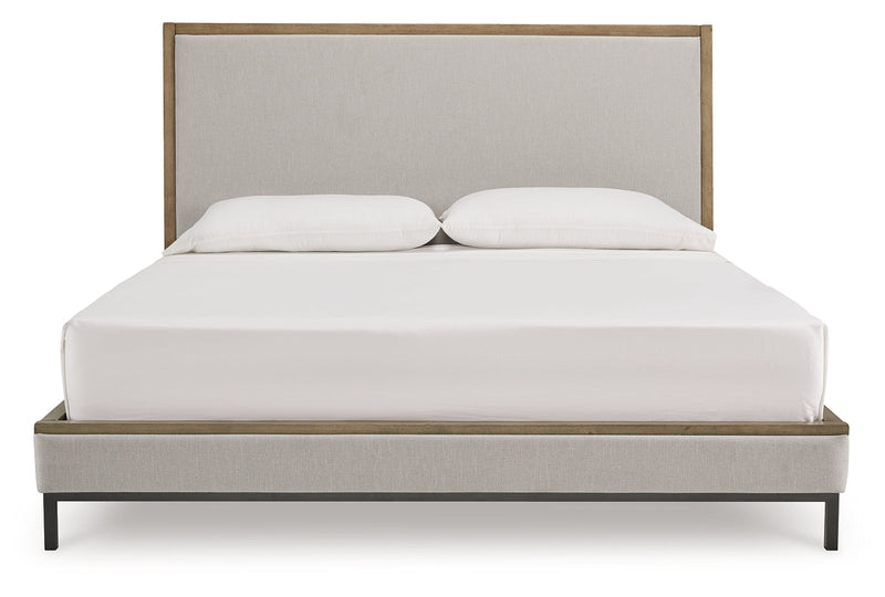 Tomtyn Upholstered Bed