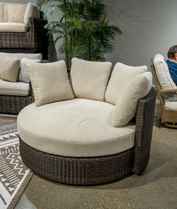 Kimora Swivel Lounge Chair w/Cushion